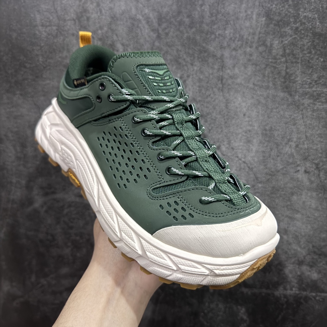 图片[3]-【公司级】Bodega x HOKA ONE ONE Tor Ultra Low Gore-Tex 托亚系列增强版低帮厚底轻量坦克户外登山运动鞋 HOKA ONE ONE 在去年异军突起，成为街头时尚圈中的新宠儿，品牌与时尚品牌 Engineered Garments 合作打造的联名 Tor Ultra Low 鞋款，更是设计与话题兼备的重磅之作，而本月 Hoka One One 又为这双超人气之作释出深蓝色、军绿色与黑色三款普通版配色。设计上依旧采用了具备透气性能的 eVent 物料制做鞋身，更搭配 Vibram 大底保留户外血脉，即使少了 Engineered Garments 的联名加持依旧十分出彩。尺码：40 40.5 41 42 42.5 43 44 45 编码：WE310340-莆田鞋批发中心