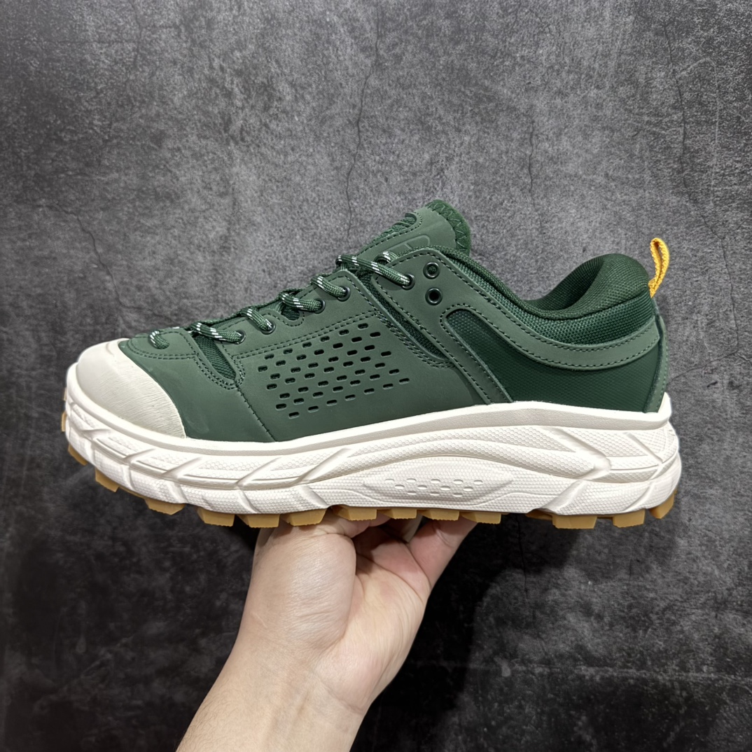 图片[2]-【公司级】Bodega x HOKA ONE ONE Tor Ultra Low Gore-Tex 托亚系列增强版低帮厚底轻量坦克户外登山运动鞋 HOKA ONE ONE 在去年异军突起，成为街头时尚圈中的新宠儿，品牌与时尚品牌 Engineered Garments 合作打造的联名 Tor Ultra Low 鞋款，更是设计与话题兼备的重磅之作，而本月 Hoka One One 又为这双超人气之作释出深蓝色、军绿色与黑色三款普通版配色。设计上依旧采用了具备透气性能的 eVent 物料制做鞋身，更搭配 Vibram 大底保留户外血脉，即使少了 Engineered Garments 的联名加持依旧十分出彩。尺码：40 40.5 41 42 42.5 43 44 45 编码：WE310340-莆田鞋批发中心