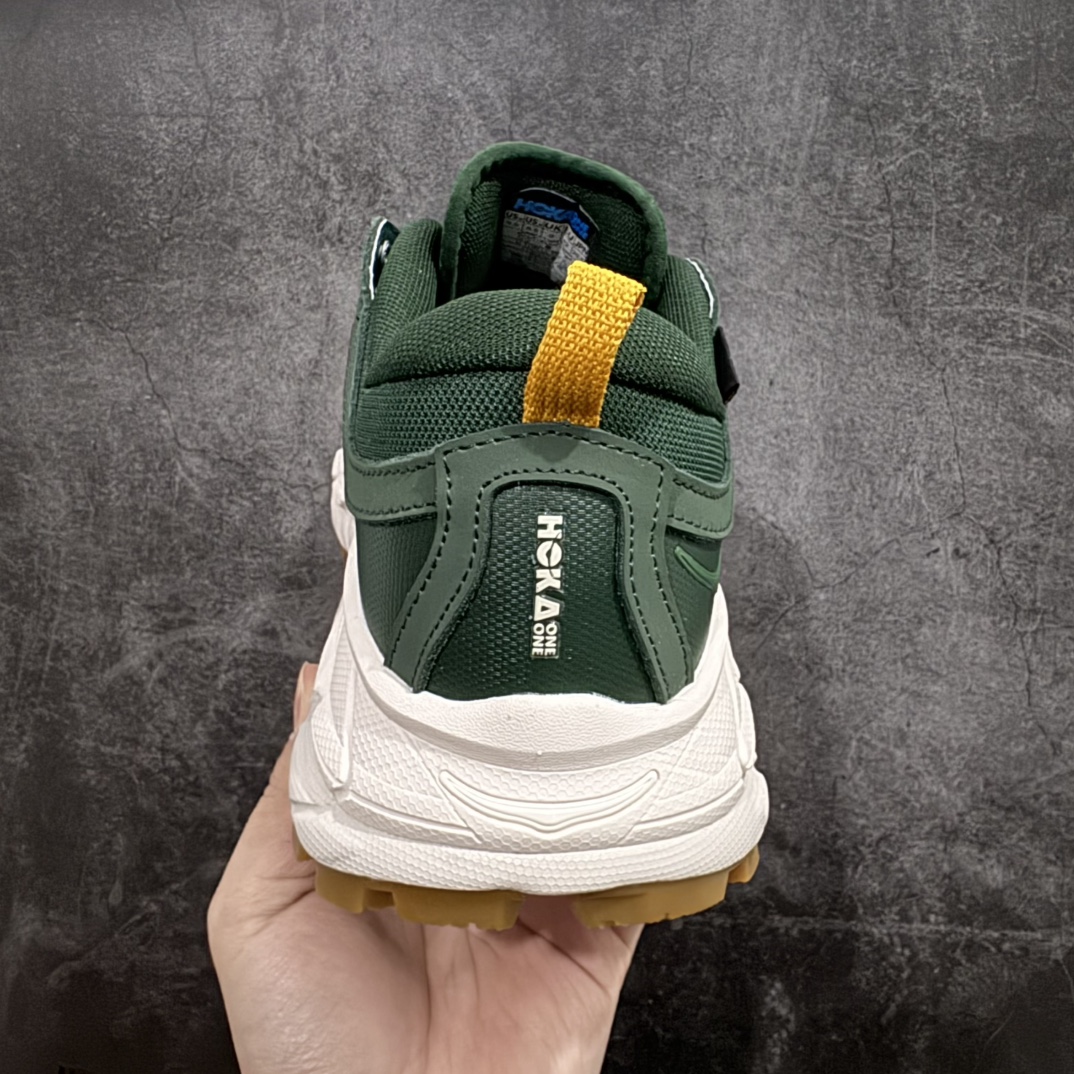 图片[4]-【公司级】Bodega x HOKA ONE ONE Tor Ultra Low Gore-Tex 托亚系列增强版低帮厚底轻量坦克户外登山运动鞋 HOKA ONE ONE 在去年异军突起，成为街头时尚圈中的新宠儿，品牌与时尚品牌 Engineered Garments 合作打造的联名 Tor Ultra Low 鞋款，更是设计与话题兼备的重磅之作，而本月 Hoka One One 又为这双超人气之作释出深蓝色、军绿色与黑色三款普通版配色。设计上依旧采用了具备透气性能的 eVent 物料制做鞋身，更搭配 Vibram 大底保留户外血脉，即使少了 Engineered Garments 的联名加持依旧十分出彩。尺码：40 40.5 41 42 42.5 43 44 45 编码：WE310340-莆田鞋批发中心