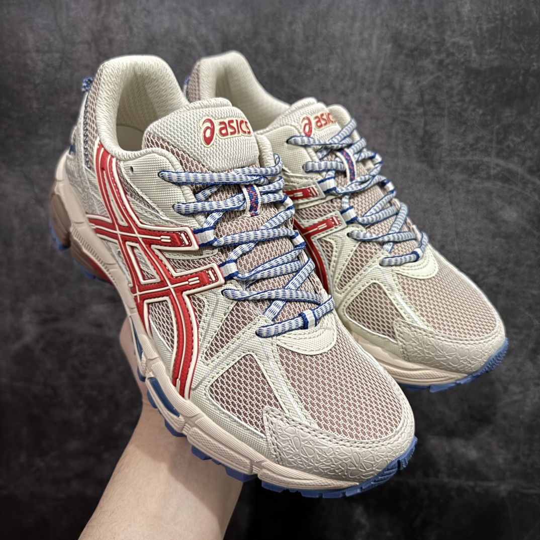 【纯原PB版本】ASICS GEL-KAHANA K8 亚瑟士越野跑步鞋抓地稳定运动鞋缓震耐磨跑鞋GEL-KAHANA系列为实用级越野跑鞋 融合机能和户外潮流强势回归 核心科技GEL内置于后跟 配合SPEVA弹性中底 减轻落地时地面对脚部的冲击力 中底内侧DYNAMIC DUOMAX 双密度防倾斜装置和中足补强结构 以及后跟几何形状构造 多方面支撑保护 AHAR耐磨橡胶大底 配合沟槽纹路设计 增强抓地力 后足GEL缓冲系统 减轻冲击时的冲击 实现平稳过渡 Trusstic系统 减少鞋底的重量 同时保留了鞋子结构的完整性 尺码：36 37 37.5 38 39 39.5 40 40.5 41.5 42 42.5 43.5 44 44.5 45 编码：KJ230250-莆田鞋批发中心