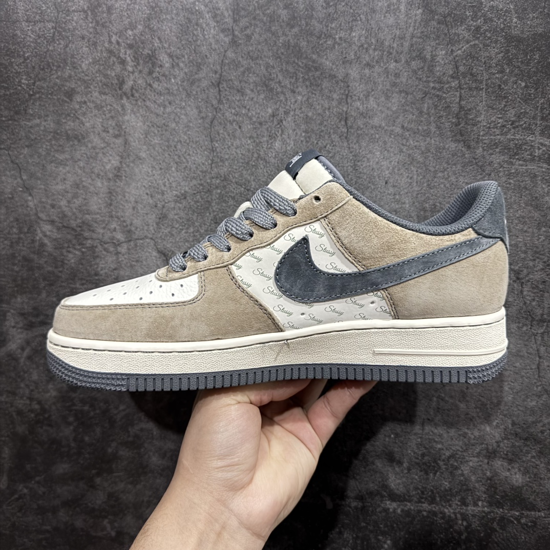 图片[2]-【定制版】Nk Air Force 1\’07 Low 斯图西联名-羊皮棕 空军一号 低帮休闲板鞋 XZ6188-888rn#原楦头原纸板 原装鞋盒 定制五金配件 内置全掌气垫 原厂鞋底 r 尺码：36 36.5 37.5 38 38.5 39 40 40.5 41 42 42.5 43 44 44.5 45  编码：HXS310320-莆田鞋批发中心