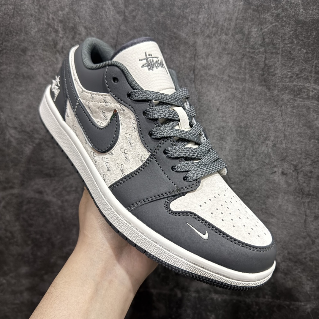 图片[3]-【定制版】Air Jordan 1 Low AJ1 乔1 斯图西联名-信号黑 高端定制 低帮复古篮球鞋 XX3318-966rn#定制鞋盒 大厂纯原品质出货 超高清洁度 皮料切割干净无任何毛边 细节完美 r 尺码：36 36.5 37.5 38 38.5 39 40 40.5 41 42 42.5 43 44 44.5 45  编码：HXS320340-莆田鞋批发中心