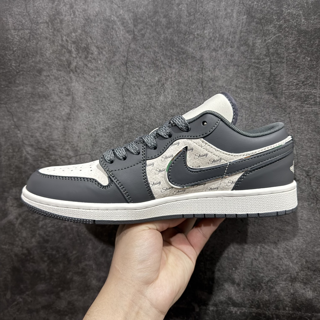 图片[2]-【定制版】Air Jordan 1 Low AJ1 乔1 斯图西联名-信号黑 高端定制 低帮复古篮球鞋 XX3318-966rn#定制鞋盒 大厂纯原品质出货 超高清洁度 皮料切割干净无任何毛边 细节完美 r 尺码：36 36.5 37.5 38 38.5 39 40 40.5 41 42 42.5 43 44 44.5 45  编码：HXS320340-莆田鞋批发中心