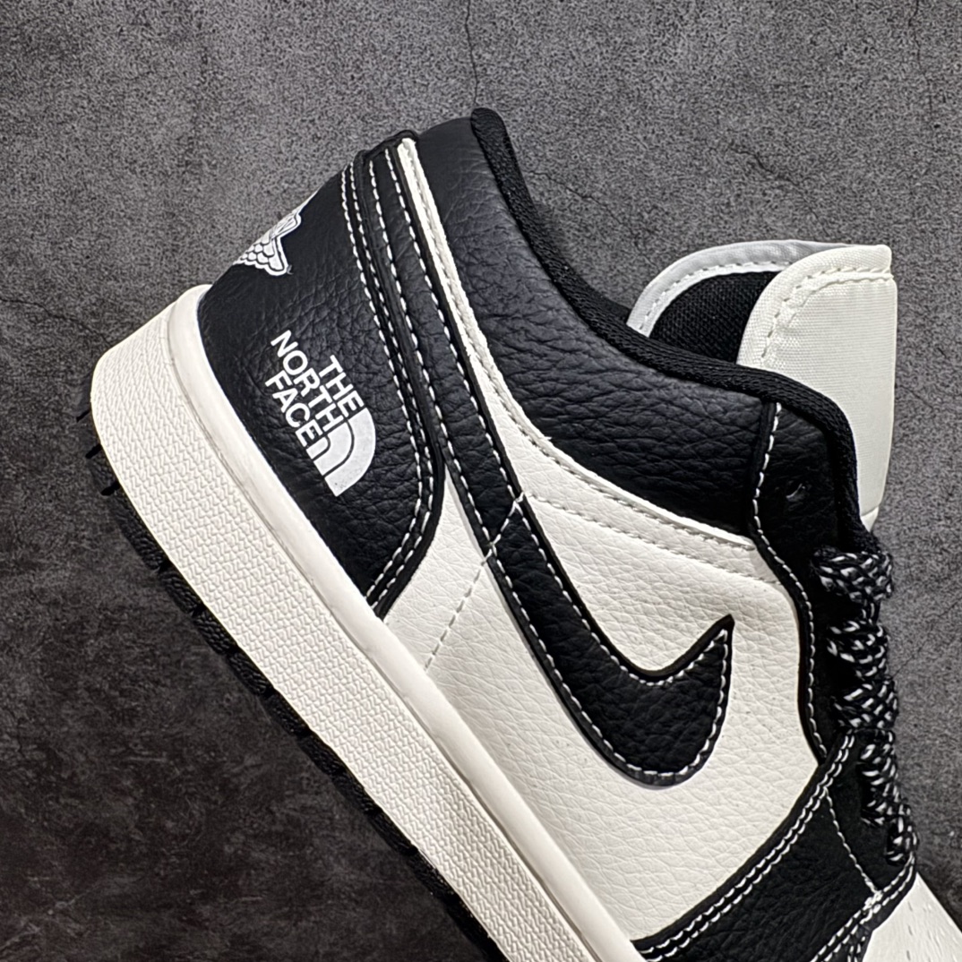 图片[7]-【定制版】Air Jordan 1 Retro Low x The North Face 米黑小钩n官方同步新色 原装级产物n拒绝公底 立体鞋型 细节完美 高清洁度购置公司同步原材料 原汁原味 忠于原版 货号：XX2418 018n码数：36 36.5 37.5 38 38.5 39 40 40.5 41 42 42.5 43 44 44.5 45 编码：CC280300-莆田鞋批发中心