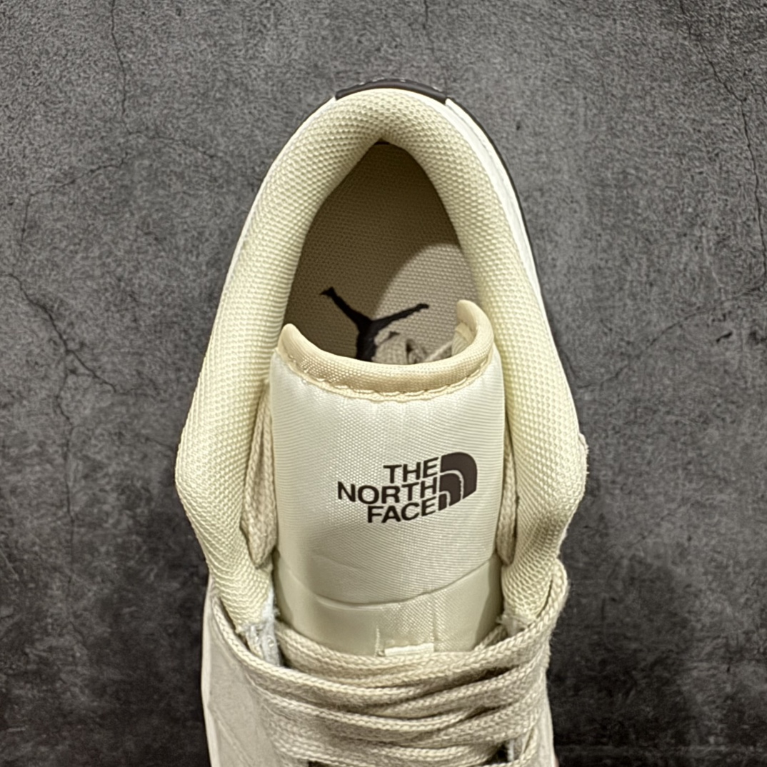 图片[8]-【定制版】Air Jordan 1 Retro Low x The North Face 米棕黑小钩n官方同步新色 原装级产物n拒绝公底 立体鞋型 细节完美 高清洁度购置公司同步原材料 原汁原味 忠于原版 货号：XX2417 017n码数：36 36.5 37.5 38 38.5 39 40 40.5 41 42 42.5 43 44 44.5 45 编码：HXS280300-莆田鞋批发中心