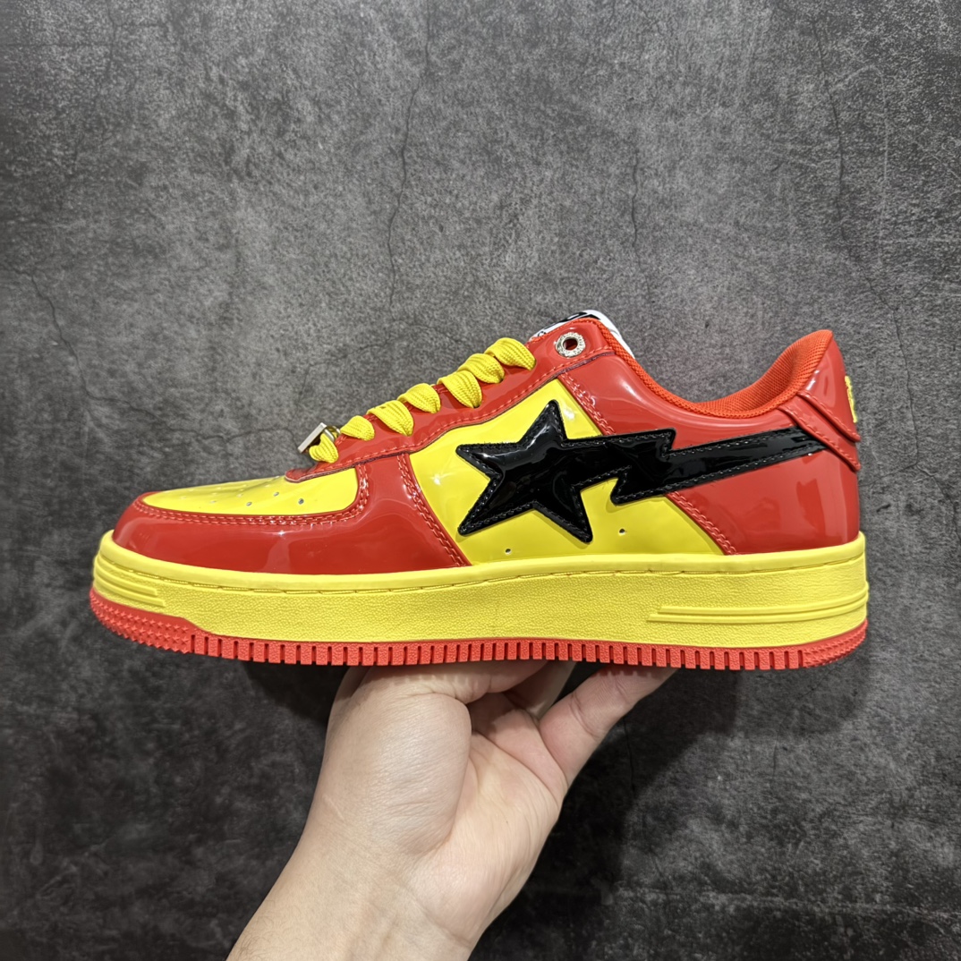 图片[2]-【纯原Y版】A BATHING APE STA 经典潮流 时尚板鞋 男女同款 BAPE STA 是 Bape 旗下的一款运动鞋系列。BAPE STA 于 2002 年推出，该鞋款融合了 Bape 的品牌元素和风格，具有较高的辨识度。有各种丰富的颜色选择，满足不同消费者的喜好。Bape 作为著名的潮流品牌，BAPE STA 也带有浓厚的潮流感，受到许多潮流人士和明星的喜爱。对街头潮流文化产生了一定的影响。它不仅是一款运动鞋，更是潮流文化的一种象征。 尺码：36 36.5 37.5 38 38.5 40 40.5 41 42 42.5 43 44 44.5 45 46-选品中心