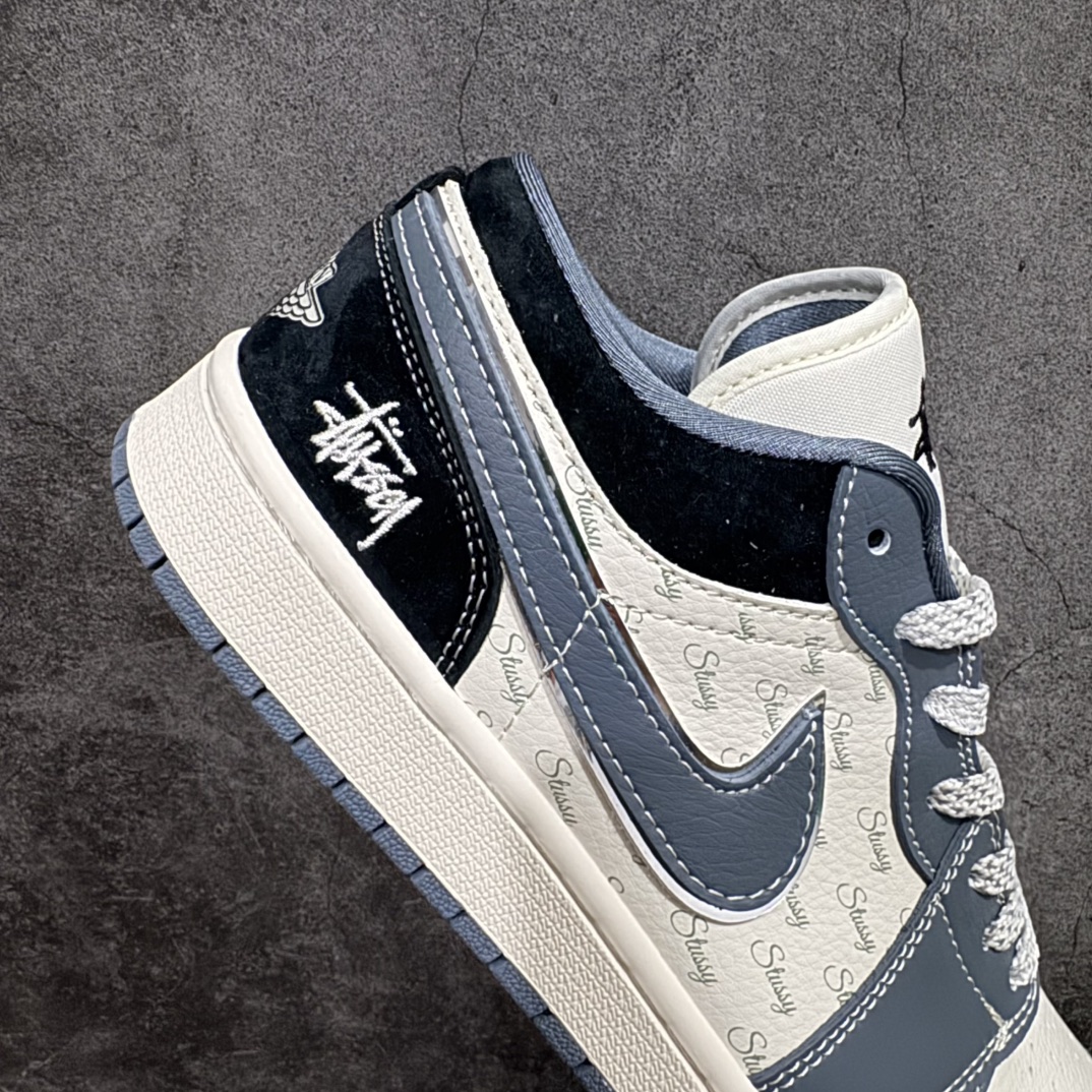 图片[7]-【定制版】Air Jordan 1 Low AJ1 乔1 斯图西联名-灰勾英文 高端定制 低帮复古篮球鞋 XX3318-503rn#定制鞋盒 大厂纯原品质出货 超高清洁度 皮料切割干净无任何毛边 细节完美 r 尺码：36 36.5 37.5 38 38.5 39 40 40.5 41 42 42.5 43 44 44.5 45 编码：HXS320340-莆田鞋批发中心