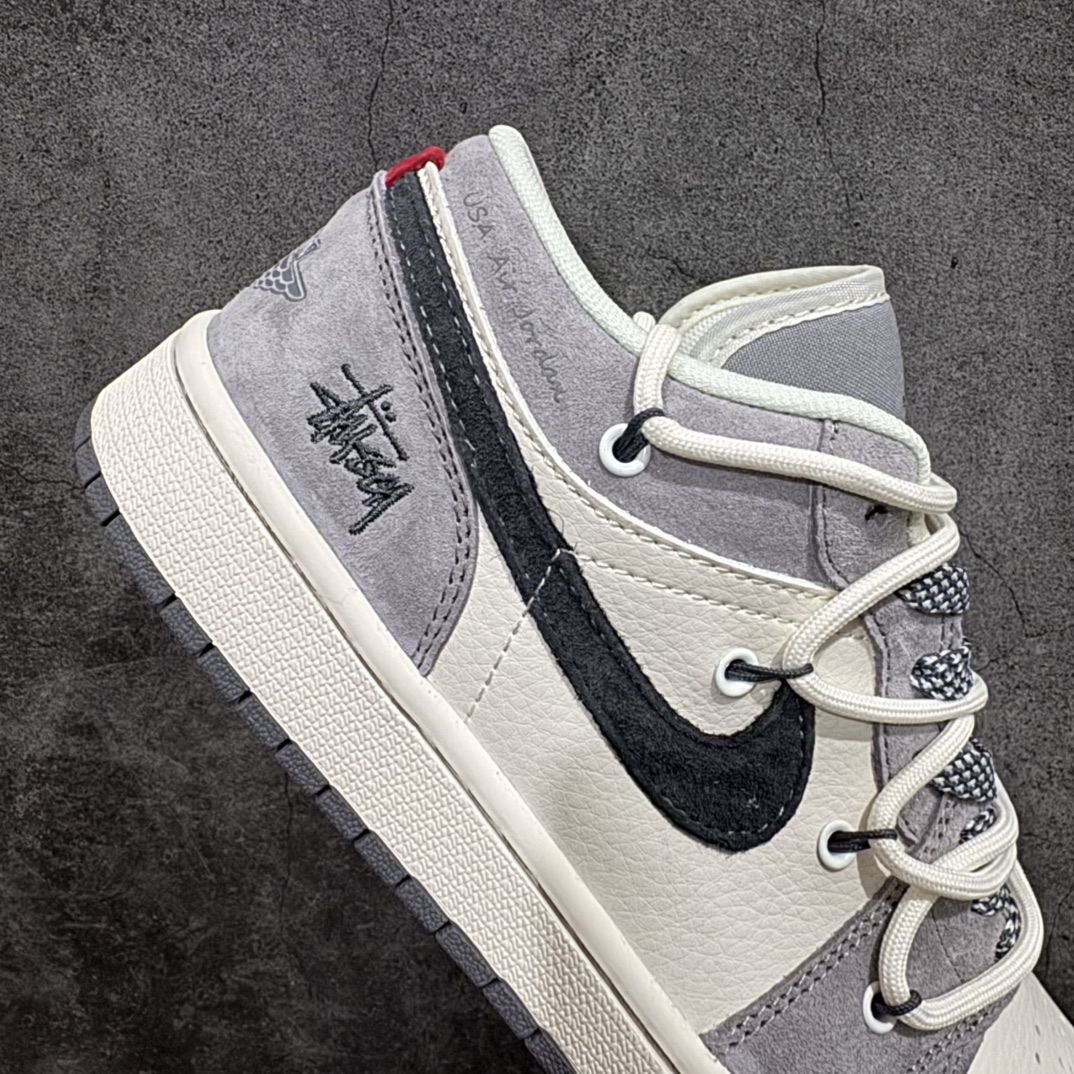 图片[7]-【定制版】Stussy x Air Jordan 1 Low 猪八黑勾抽绳n此款主张打破传统的工业化流水线设计限制，以Made by ideas的超级创意为理念，集结众多潮流设计师，结合时下最ing潮流风尚，为潮流爱好者打造彰品自我的专属潮品。同时尊重每个年轻人对于潮流的理解与选择，主张“让每个年轻人塑造自己的潮流”。 货号：SJ9950-050 Size：36 36.5 37.5 38 38.5 39 40 40.5 41 42 42.5 43 44 44.5 45 编码：HXS340360-莆田鞋批发中心