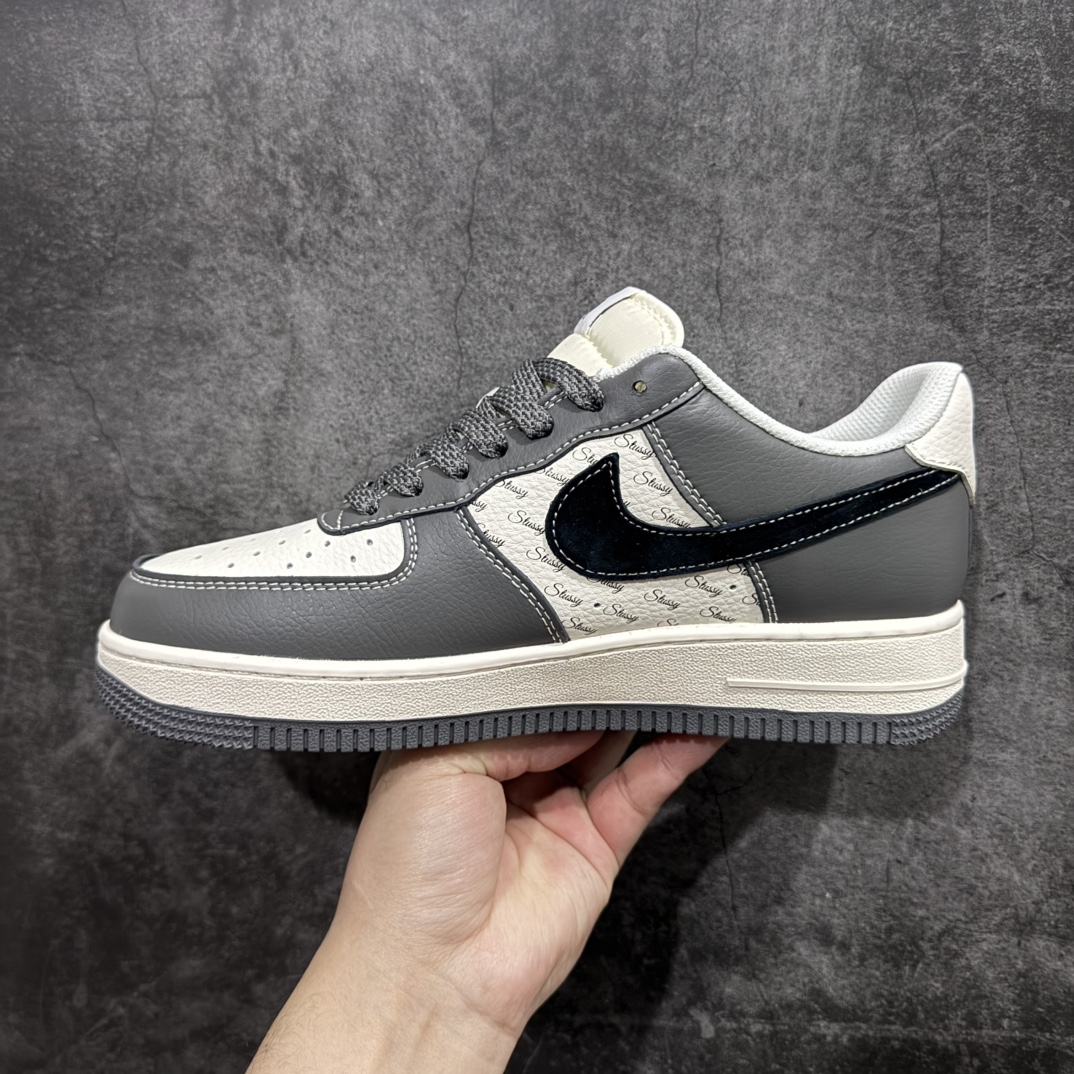 图片[2]-【公司级】Nk Air Force 1\’07 Low 斯图西联名-星云灰 空军一号 低帮休闲板鞋 XZ3328-168rn#原楦头原纸板 原装鞋盒 定制五金配件 内置全掌气垫 原厂鞋底 r 尺码：36 36.5 37.5 38 38.5 39 40 40.5 41 42 42.5 43 44 44.5 45 编码：HXS310320-莆田鞋批发中心