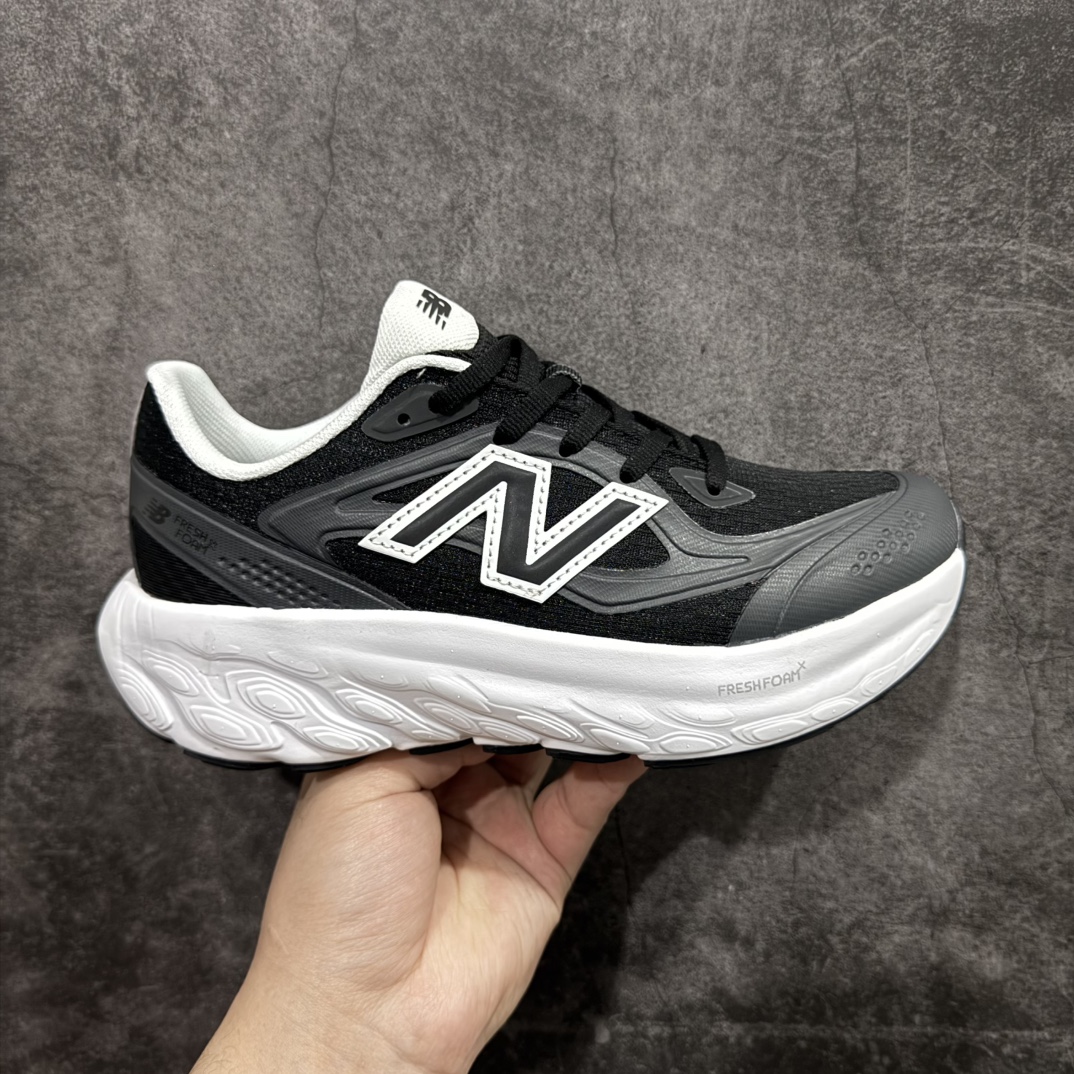 【纯原版】New Balance NB Fresh Foam Evoz舒适耐磨低帮跑步鞋纯原版本受到Fresh Foam舒适骑行的启发跑鞋将毛绒舒适感提升到一个新的水平这款鞋旨在提供我们柔软 缓震的足底体验采用FreshFoam技术可平衡巅峰性能和一流的缓震性能货号: UTRNWF 尺码：36-40 编码：MG260280-莆田鞋批发中心