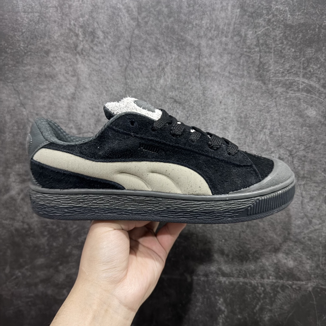 【公司级】Puma Suede XL Crush 彪马男女式运动板鞋 防滑耐磨百搭舒适时尚休闲鞋 PUMA Black-Shadow Gray复古单品彪马 时尚 舒适 防滑耐磨 低帮 板鞋 男女同款nn防滑耐磨 好穿不累脚面包鞋型 秋冬氛围感拉满！n上脚舒服！可可爱爱 一眼爱住。n建议尺码买大一码喔 尺码：36-45含半码 编码：MZ210230-莆田鞋批发中心