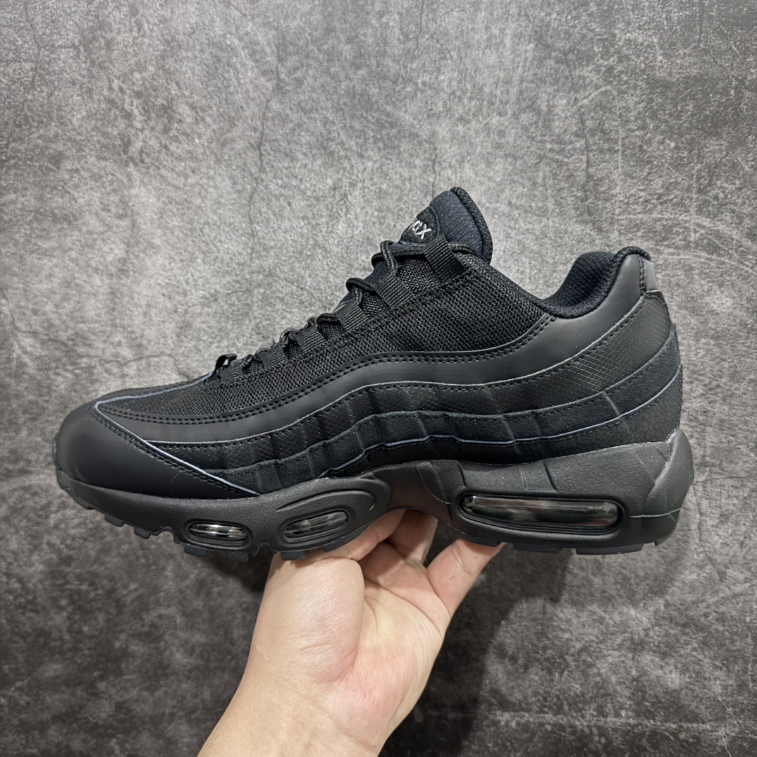 图片[2]-【GX纯原】NIKE 耐克 Air Max 95 潮流百搭 气垫缓震慢跑鞋 休闲防滑运动鞋nn原鞋一比一开发 过验级别品质n独家私模开发 多次调教细节完全对版n原厂气垫气压足，保证脚感与原版一致n鞋面材料卡色也与原版一致 外贸专供 最大做到48.5nNike耐克跑步鞋经典透气舒适运动鞋休闲鞋。为了迎接今年的世界地球日，Nike 为此推出了这款全新配色的 Air Max 95，以往这个主题的产品 Nike 选择了大地色系为主体，今年也不例外。整鞋材质使用工程网布和帆布相结合，配色则是泥土和大地色系。logo刺绣、对比拼接细节、圆头、正面系带、鞋垫饰有标志、标志性Air Max鞋底。Air Max 95 凭借流畅的造型、经典的开窗气垫，时至今日仍然是众多潮人备受喜爱的球鞋之一 货号：CI3705-001 尺码:   40-48.5 编码：X10400420-莆田鞋批发中心