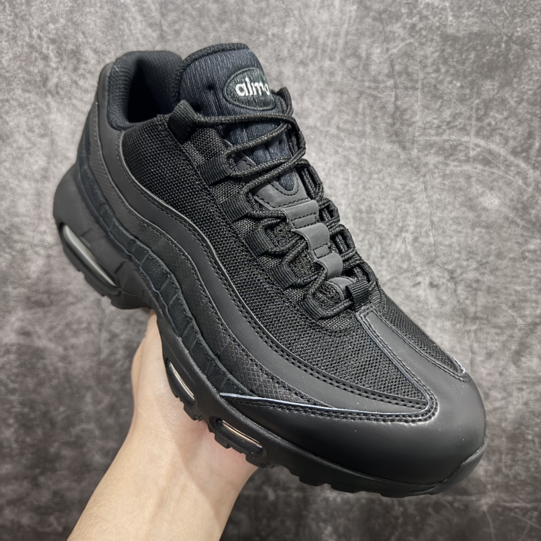 图片[3]-【GX纯原】NIKE 耐克 Air Max 95 潮流百搭 气垫缓震慢跑鞋 休闲防滑运动鞋nn原鞋一比一开发 过验级别品质n独家私模开发 多次调教细节完全对版n原厂气垫气压足，保证脚感与原版一致n鞋面材料卡色也与原版一致 外贸专供 最大做到48.5nNike耐克跑步鞋经典透气舒适运动鞋休闲鞋。为了迎接今年的世界地球日，Nike 为此推出了这款全新配色的 Air Max 95，以往这个主题的产品 Nike 选择了大地色系为主体，今年也不例外。整鞋材质使用工程网布和帆布相结合，配色则是泥土和大地色系。logo刺绣、对比拼接细节、圆头、正面系带、鞋垫饰有标志、标志性Air Max鞋底。Air Max 95 凭借流畅的造型、经典的开窗气垫，时至今日仍然是众多潮人备受喜爱的球鞋之一 货号：CI3705-001 尺码:   40-48.5 编码：X10400420-莆田鞋批发中心