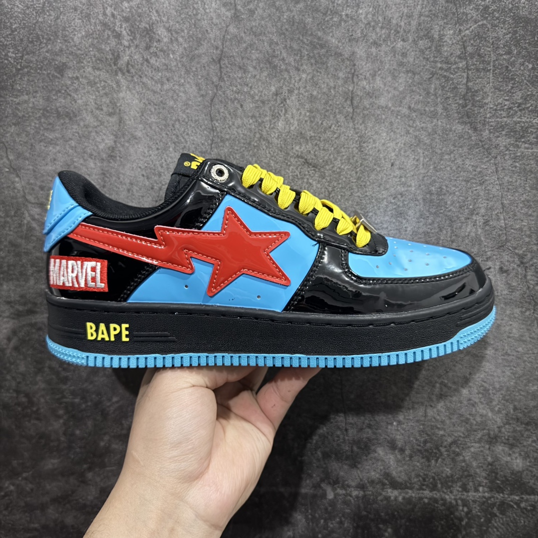 【纯原Y版】A BATHING APE STA  经典潮流 时尚板鞋 男女同款BAPE STA 是 Bape 旗下的一款运动鞋系列。BAPE STA 于 2002 年推出，该鞋款融合了 Bape 的品牌元素和风格，具有较高的辨识度。有各种丰富的颜色选择，满足不同消费者的喜好。Bape 作为著名的潮流品牌，BAPE STA 也带有浓厚的潮流感，受到许多潮流人士和明星的喜爱。对街头潮流文化产生了一定的影响。它不仅是一款运动鞋，更是潮流文化的一种象征。 尺码:36 36.5 37.5 38 38.5 40 40.5 41 42 42.5 43 44 44.5 45 46 编码：DF350370-莆田鞋批发中心