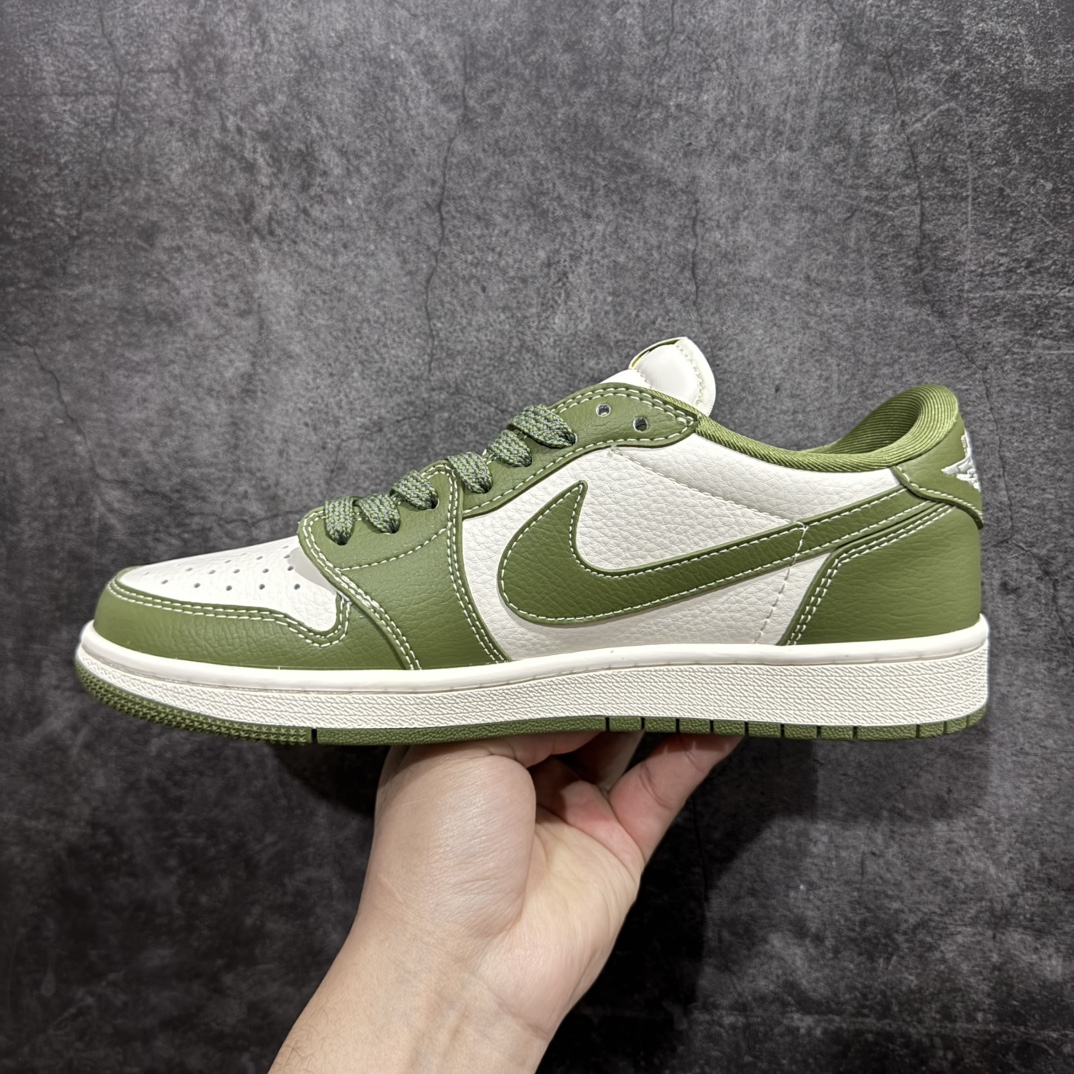 图片[2]-【定制版】Travis Scott x Fragment Design x Air Jordan 1 Low OG SP AJ1 斯图西联名 青竹绿 低帮文化休闲板鞋rn#多方联名合作融合了Travis Scott 独特的音乐风格，藤原浩个性的设计风格以及Jordan品牌的经典元素 使其成为一双具有独特身份和价值的鞋子 清新而立体的外观加上联名标识更突出了其独特身份 这种配色方案显示出活力和时尚感 在视觉上引人注目  鞋身的质感和细腻的细节处理使其显得高端而格调十足  这款“倒钩”联名是设计与创意完美结合 融合多方的个性风格是一款备受瞩目的潮流鞋款r 货号：BB1199-201 尺码：36 36.5 37.5 38 38.5 39 40 40.5 41 42 42.5 43 44 44.5 45 编码：HXS320340-莆田鞋批发中心