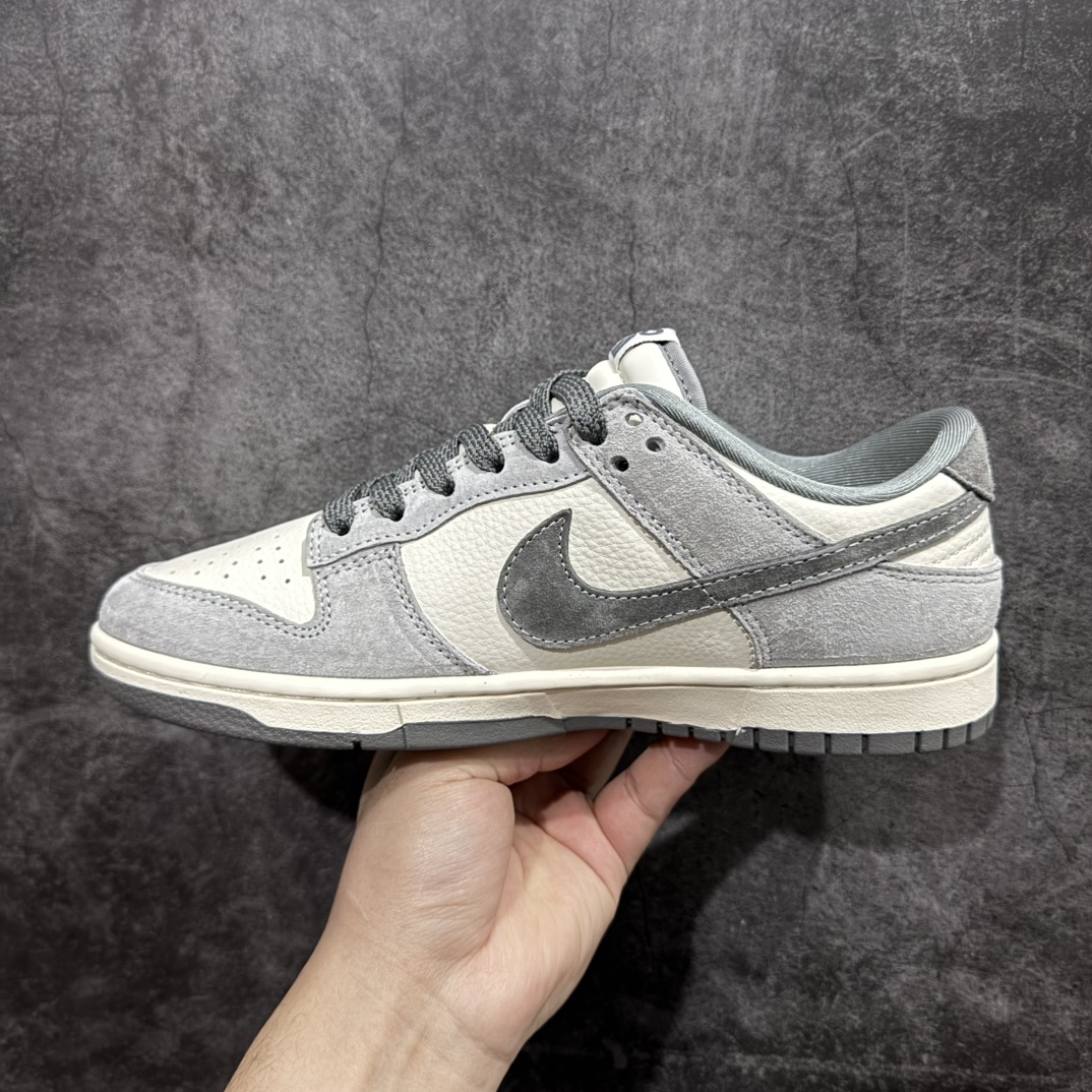 图片[2]-【定制版】Nike SB Dunk Low x The North Face x CDG 白灰小钩满天星n纯原大厂出品 极力推荐n原装头层材料 独家版型蒸餾加工n帶來的是更好的视觉和脚感体验n大厂纯原品质出货 清洁度 电绣工艺皮料切割干净无任何毛边 细节完美 官方货号：XX3168 009 尺码：36 36.5 37.5 38 38.5 39 40 40.5 41 42 42.5 43 44 44.5 45 编码：HXS320340-莆田鞋批发中心