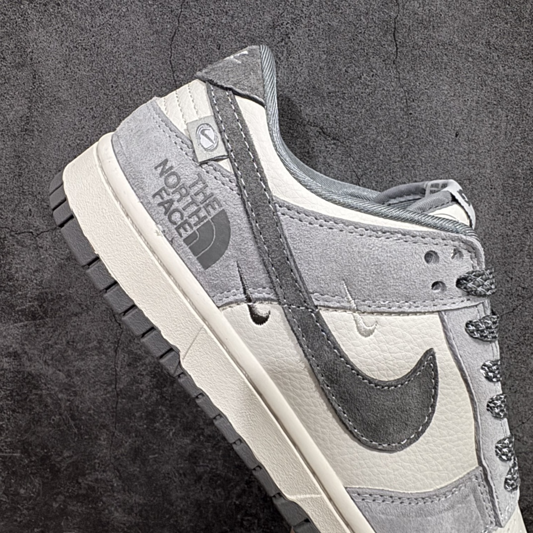 图片[7]-【定制版】Nike SB Dunk Low x The North Face x CDG 白灰小钩满天星n纯原大厂出品 极力推荐n原装头层材料 独家版型蒸餾加工n帶來的是更好的视觉和脚感体验n大厂纯原品质出货 清洁度 电绣工艺皮料切割干净无任何毛边 细节完美 官方货号：XX3168 009 尺码：36 36.5 37.5 38 38.5 39 40 40.5 41 42 42.5 43 44 44.5 45 编码：HXS320340-莆田鞋批发中心