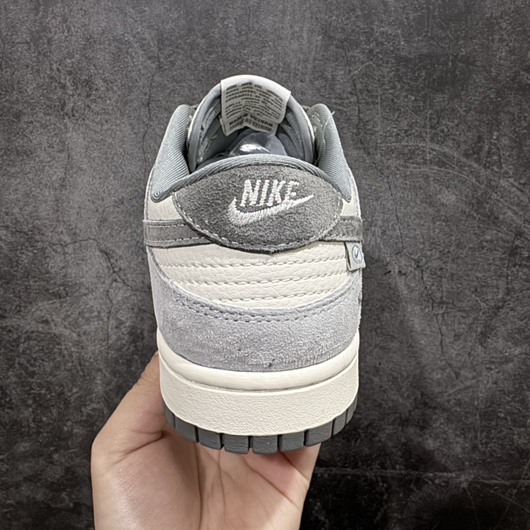 图片[4]-【定制版】Nike SB Dunk Low x The North Face x CDG 白灰小钩满天星n纯原大厂出品 极力推荐n原装头层材料 独家版型蒸餾加工n帶來的是更好的视觉和脚感体验n大厂纯原品质出货 清洁度 电绣工艺皮料切割干净无任何毛边 细节完美 官方货号：XX3168 009 尺码：36 36.5 37.5 38 38.5 39 40 40.5 41 42 42.5 43 44 44.5 45 编码：HXS320340-莆田鞋批发中心