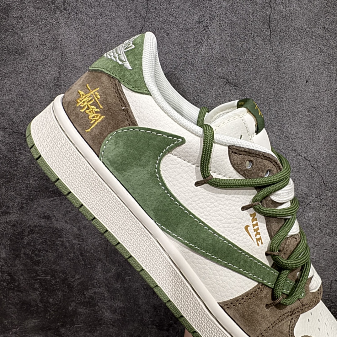 图片[7]-【定制版】Travis Scott x Fragment Design x Air Jordan 1 Low OG SP AJ1 斯图西联名 驼绒绿 低帮文化休闲板鞋rn#多方联名合作融合了Travis Scott 独特的音乐风格，藤原浩个性的设计风格以及Jordan品牌的经典元素 使其成为一双具有独特身份和价值的鞋子 清新而立体的外观加上联名标识更突出了其独特身份 这种配色方案显示出活力和时尚感 在视觉上引人注目  鞋身的质感和细腻的细节处理使其显得高端而格调十足  这款“倒钩”联名是设计与创意完美结合 融合多方的个性风格是一款备受瞩目的潮流鞋款r 货号： XS3186-202 尺码：36 36.5 37.5 38 38.5 39 40 40.5 41 42 42.5 43 44 44.5 45 编码：HXS340360-莆田鞋批发中心