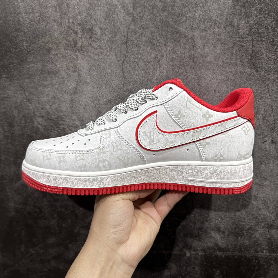 图片[2]-【福利版】NIke Air Force 1 \’07 Low “LV联名–红暗夜精灵”空军一号 低帮 运动鞋 休闲鞋 折边针车 工艺难度大 原楦头原纸板 原装鞋盒 定制五金配件 内置全掌气垫 原厂鞋底 货号：DR9868-100 Size：36 36.5 37.5 38 38.5 39 40 40.5 41 42 42.5 43 44 44.5 45 编码：YB200210-莆田鞋批发中心