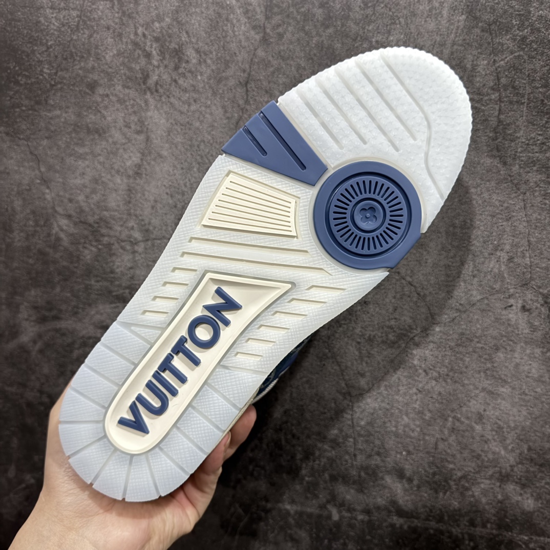 图片[9]-【顶级空胶特价】Louis Vuitton Trainer lv时装走秀运动鞋实力大厂出品 平台专供成熟的做工稳定的品控  完美鞋型超高的清洁度零毛边线头瑕疵 全套原楦原纸版原鞋开模全网最具灵魂的版型 正确原装黄色鞋盒 正确中底印花 鞋面印花3D高频深度立体 全鞋电脑针车 紧密相连 针距密度一致 环保乳胶注塑鞋垫 厚度脚感还原原版 皮面裁剪部位 统一油边封口工艺 原装橡胶大底含胶量大底组合零偏差 专柜全套包装 防尘袋 说明书 质保卡 男女鞋  尺码：35 36 37 38 39 40 41 42 43 44 45 编码：SL330350-莆田鞋批发中心