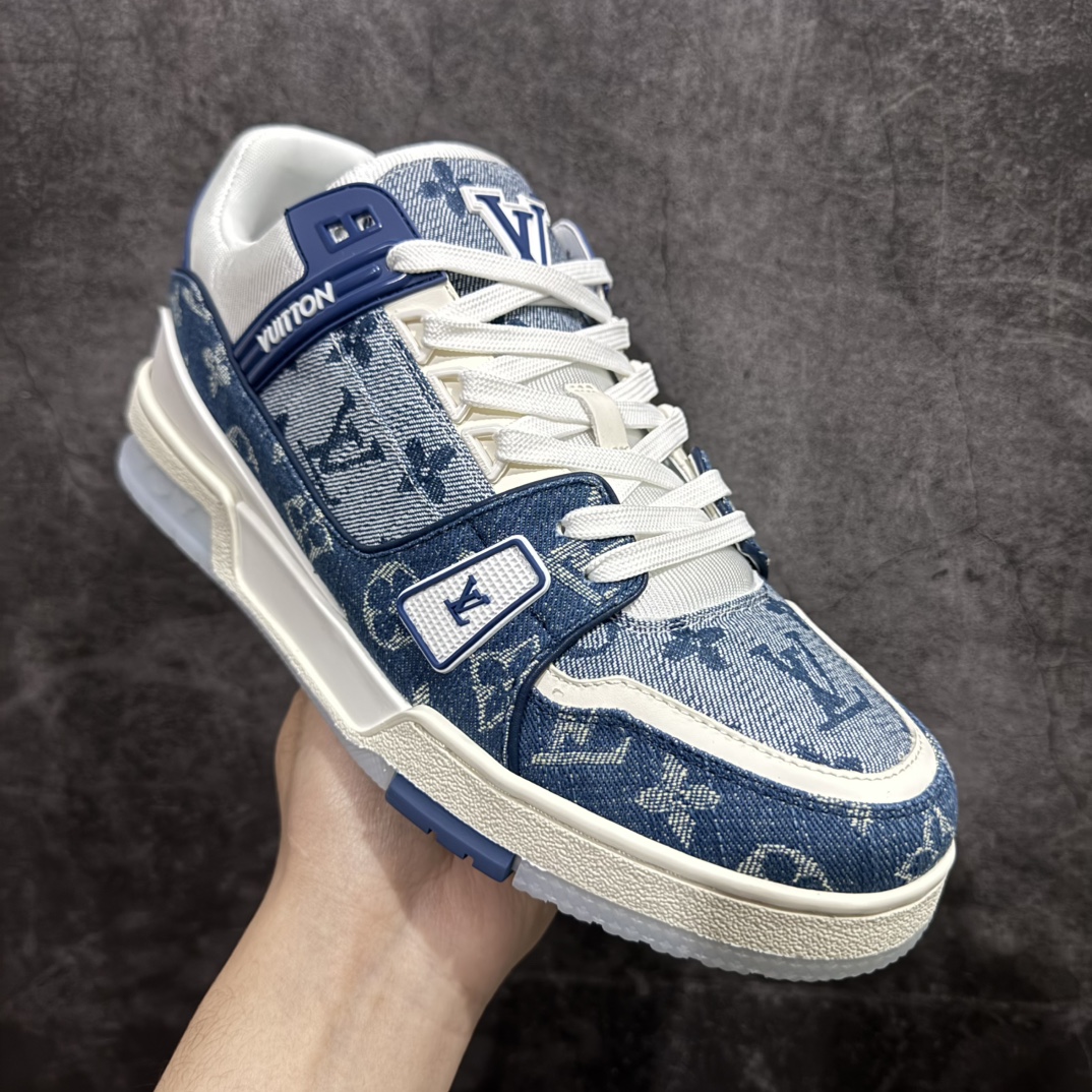 图片[3]-【顶级空胶特价】Louis Vuitton Trainer lv时装走秀运动鞋实力大厂出品 平台专供成熟的做工稳定的品控  完美鞋型超高的清洁度零毛边线头瑕疵 全套原楦原纸版原鞋开模全网最具灵魂的版型 正确原装黄色鞋盒 正确中底印花 鞋面印花3D高频深度立体 全鞋电脑针车 紧密相连 针距密度一致 环保乳胶注塑鞋垫 厚度脚感还原原版 皮面裁剪部位 统一油边封口工艺 原装橡胶大底含胶量大底组合零偏差 专柜全套包装 防尘袋 说明书 质保卡 男女鞋  尺码：35 36 37 38 39 40 41 42 43 44 45 编码：SL330350-莆田鞋批发中心