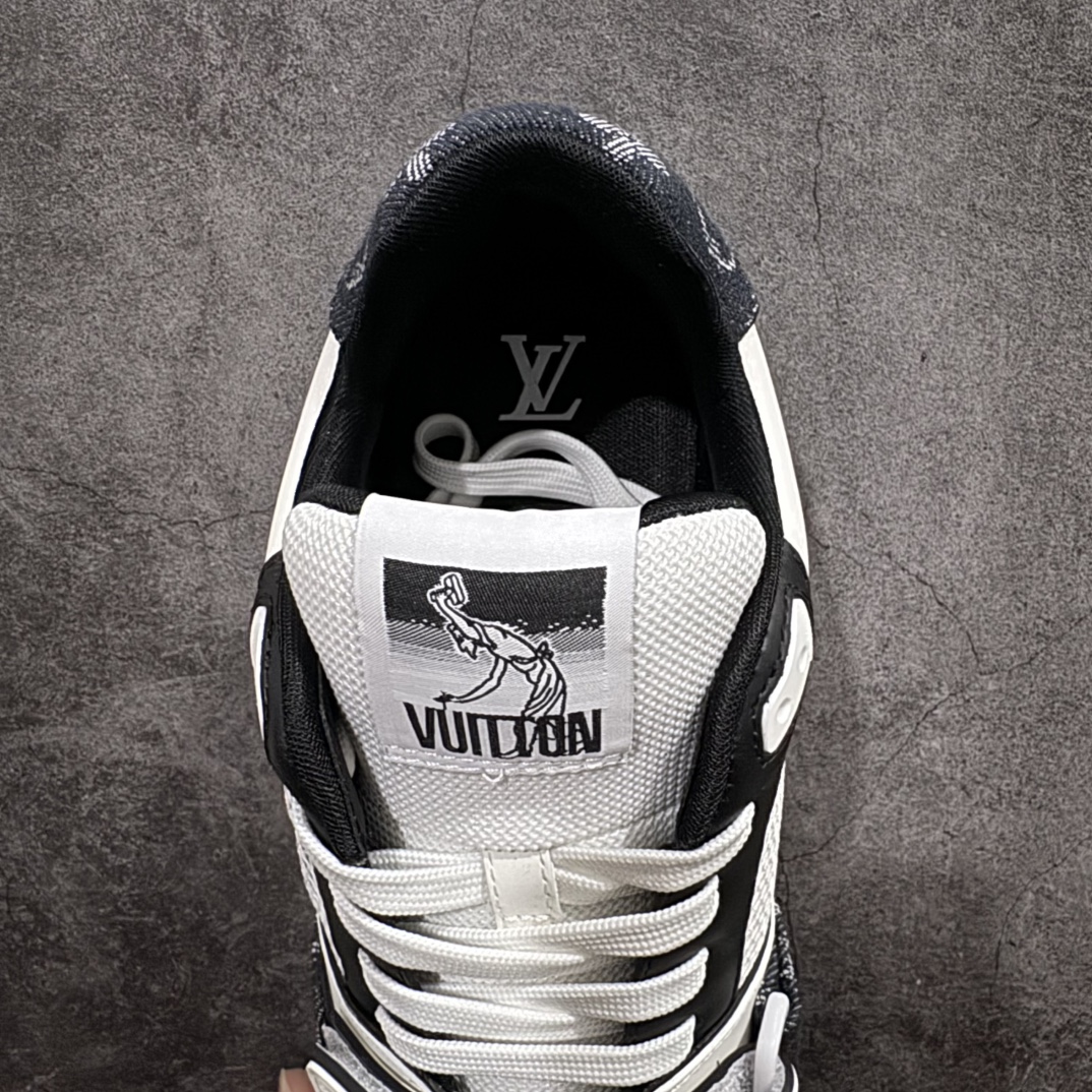 图片[8]-【顶级空胶特价】Louis Vuitton Trainer lv时装走秀运动鞋实力大厂出品 平台专供成熟的做工稳定的品控  完美鞋型超高的清洁度零毛边线头瑕疵 全套原楦原纸版原鞋开模全网最具灵魂的版型 正确原装黄色鞋盒 正确中底印花 鞋面印花3D高频深度立体 全鞋电脑针车 紧密相连 针距密度一致 环保乳胶注塑鞋垫 厚度脚感还原原版 皮面裁剪部位 统一油边封口工艺 原装橡胶大底含胶量大底组合零偏差 专柜全套包装 防尘袋 说明书 质保卡 男女鞋  尺码：35 36 37 38 39 40 41 42 43 44 45 编码：SL330350-莆田鞋批发中心