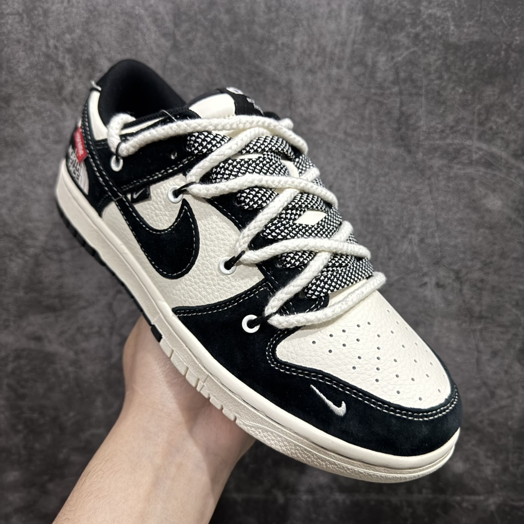 图片[3]-【定制版】Nk SB Dunk Low 北面 x Sup系列 绑带黑白黑勾 周年高端定制 低帮休闲板鞋 YX5066-227rn#定制鞋盒 大厂纯原品质出货 超高清洁度 皮料切割干净无任何毛边 细节完美 r 尺码：36 36.5 37.5 38 38.5 39 40 40.5 41 42 42.5 43 44 44.5 45  编码：HXS340360-莆田鞋批发中心