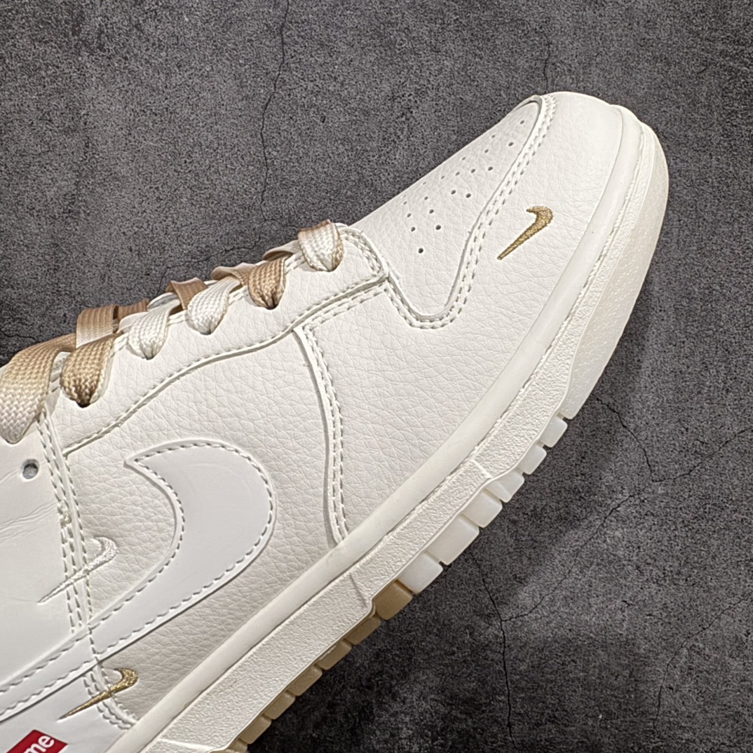 图片[6]-【定制版】Nk SB Dunk Low Supreme联名 双拼卡其 周年高端定制 低帮休闲板鞋 BB8675-111rn#定制鞋盒 大厂纯原品质出货 超高清洁度 皮料切割干净无任何毛边 细节完美 r 尺码：36 36.5 37.5 38 38.5 39 40 40.5 41 42 42.5 43 44 44.5 45 编码：HXS320340-莆田鞋批发中心