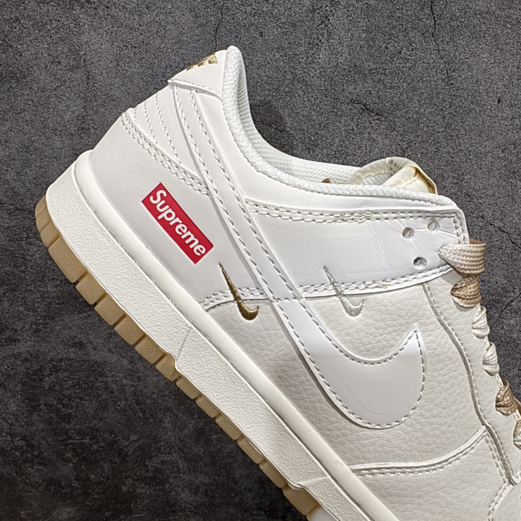 图片[7]-【定制版】Nk SB Dunk Low Supreme联名 双拼卡其 周年高端定制 低帮休闲板鞋 BB8675-111rn#定制鞋盒 大厂纯原品质出货 超高清洁度 皮料切割干净无任何毛边 细节完美 r 尺码：36 36.5 37.5 38 38.5 39 40 40.5 41 42 42.5 43 44 44.5 45 编码：HXS320340-莆田鞋批发中心