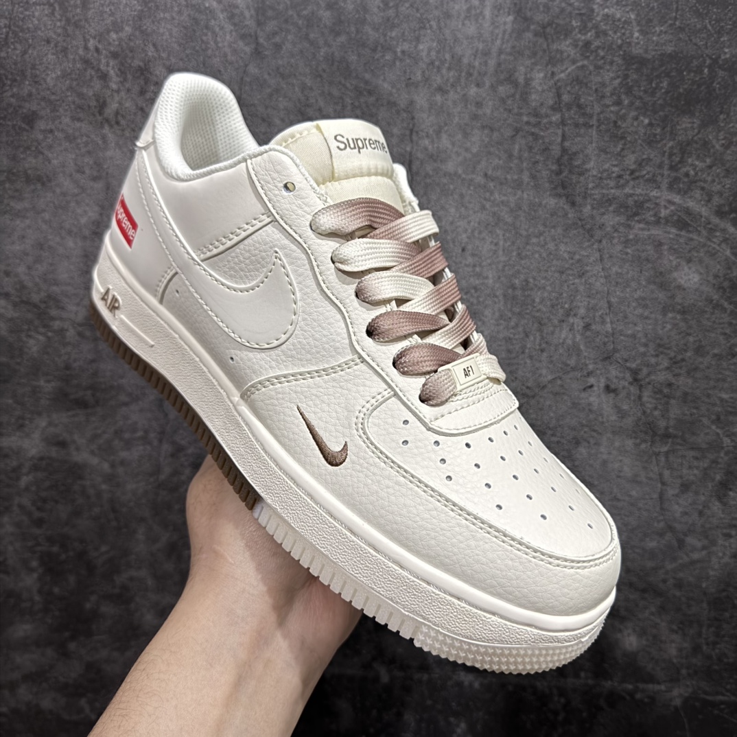 图片[3]-【公司级】Nk Air Force 1\’07 Low Supreme联名-米咖双拼 空军一号 低帮休闲板鞋 BB7577-215rn#原楦头原纸板 原装鞋盒 定制五金配件 内置全掌气垫 原厂鞋底 r 尺码：36 36.5 37.5 38 38.5 39 40 40.5 41 42 42.5 43 44 44.5 45 编码：HXS310320-莆田鞋批发中心