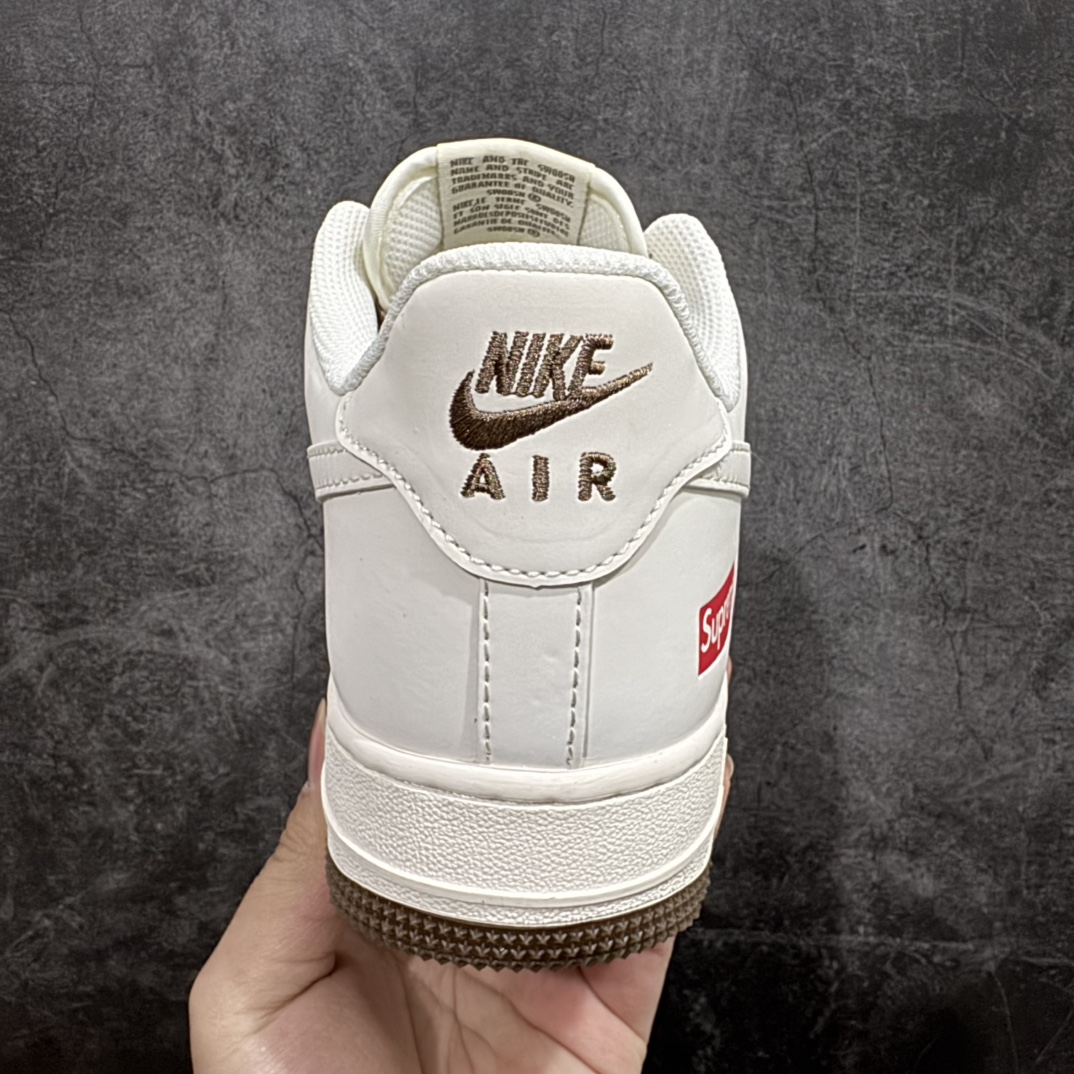 图片[4]-【公司级】Nk Air Force 1\’07 Low Supreme联名-米咖双拼 空军一号 低帮休闲板鞋 BB7577-215rn#原楦头原纸板 原装鞋盒 定制五金配件 内置全掌气垫 原厂鞋底 r 尺码：36 36.5 37.5 38 38.5 39 40 40.5 41 42 42.5 43 44 44.5 45 编码：HXS310320-莆田鞋批发中心