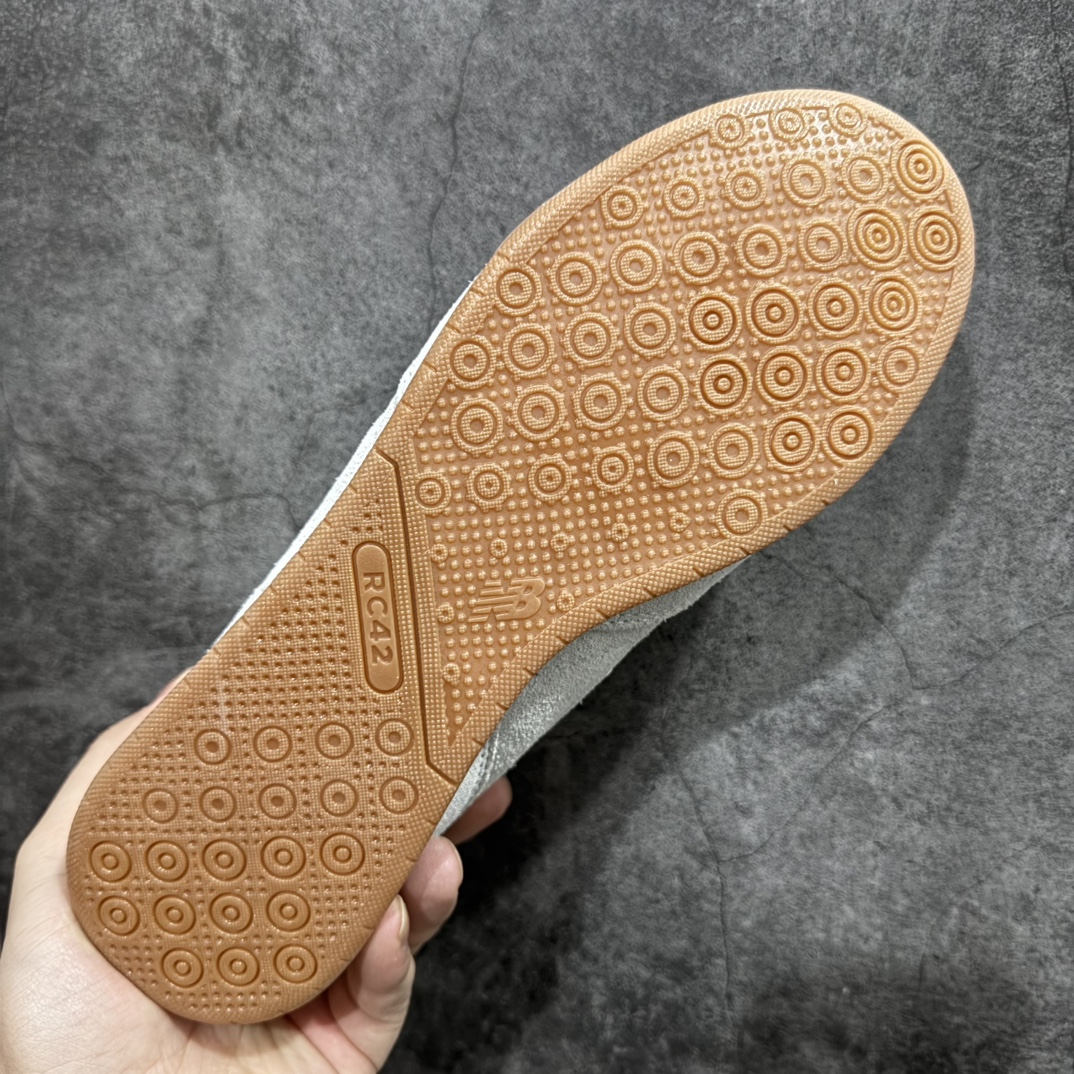 图片[9]-【纯原版】New Balance NB RC42 联名舒适百搭复古休闲慢跑鞋 采用原厂材料和胶水 供货天猫混迹各大专柜商场 全套模具 纯原装皮料切割 质感无敌王 货号：URC42EB 尺码：36-45-选品中心