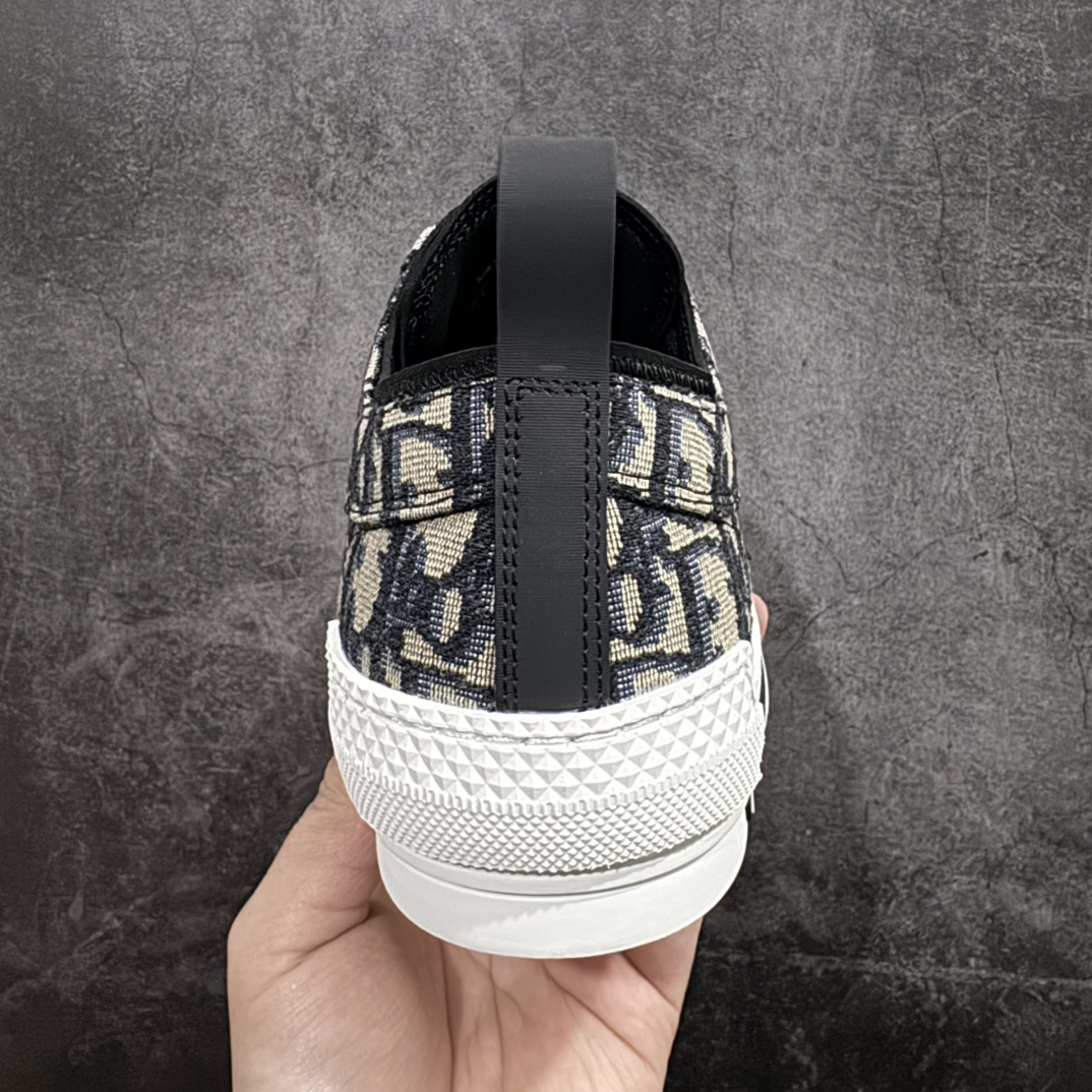 图片[4]-【广东纯原版本】Dior B23 Oblique High Top Sneakers 迪奥“CD重影”系列 Cactus jack x Dior 联名款nn东莞纯原 原版购入再次全新升级全鞋细节到材料到包装大幅度提升改正市面最强版本 可对比 历史最高FK （全套原版一致配件包装）n羊皮贴底拉帮 原装耐弯折耐高温EVC饰片材质 迄今为止唯一原装版本 采用原厂科技面料 无色差问题 随意对比公司 鞋面网纱一比一打样开发 原版一致大底 正确后跟弧度 后尾巴双针走线 完美楦形 尺码：39 40 41 42 43 44 45 46 编码：HH390420-莆田鞋批发中心