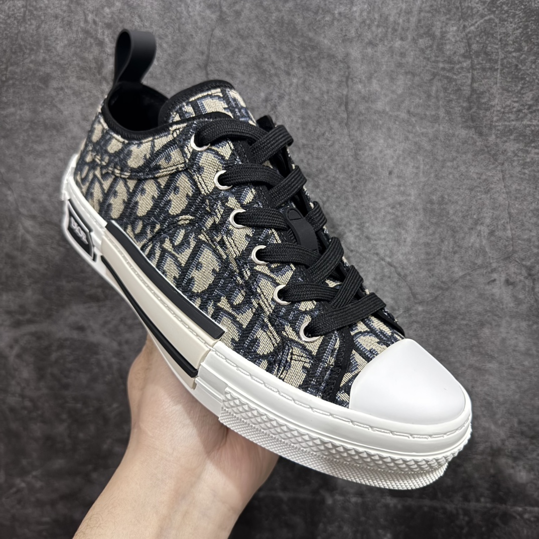 图片[3]-【广东纯原版本】Dior B23 Oblique High Top Sneakers 迪奥“CD重影”系列 Cactus jack x Dior 联名款nn东莞纯原 原版购入再次全新升级全鞋细节到材料到包装大幅度提升改正市面最强版本 可对比 历史最高FK （全套原版一致配件包装）n羊皮贴底拉帮 原装耐弯折耐高温EVC饰片材质 迄今为止唯一原装版本 采用原厂科技面料 无色差问题 随意对比公司 鞋面网纱一比一打样开发 原版一致大底 正确后跟弧度 后尾巴双针走线 完美楦形 尺码：39 40 41 42 43 44 45 46 编码：HH390420-莆田鞋批发中心