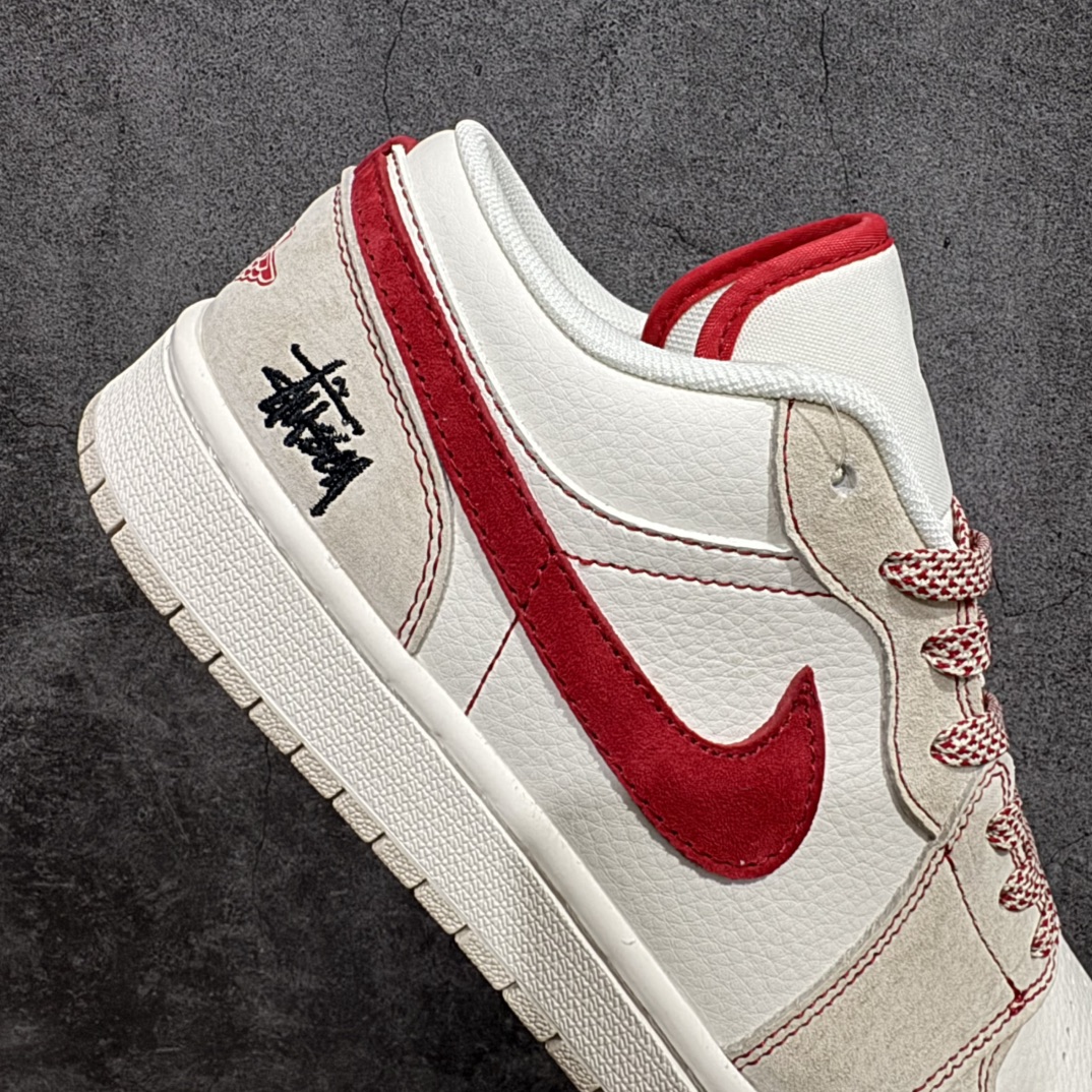 图片[7]-【定制版】Air Jordan 1 Low AJ1 乔1 斯图西联名 卡其红勾 高端定制 低帮复古篮球鞋 SJ9950-040rn#定制鞋盒 大厂纯原品质出货 超高清洁度 皮料切割干净无任何毛边 细节完美 r 尺码：36 36.5 37.5 38 38.5 39 40 40.5 41 42 42.5 43 44 44.5 45 编码：HXS320340-莆田鞋批发中心