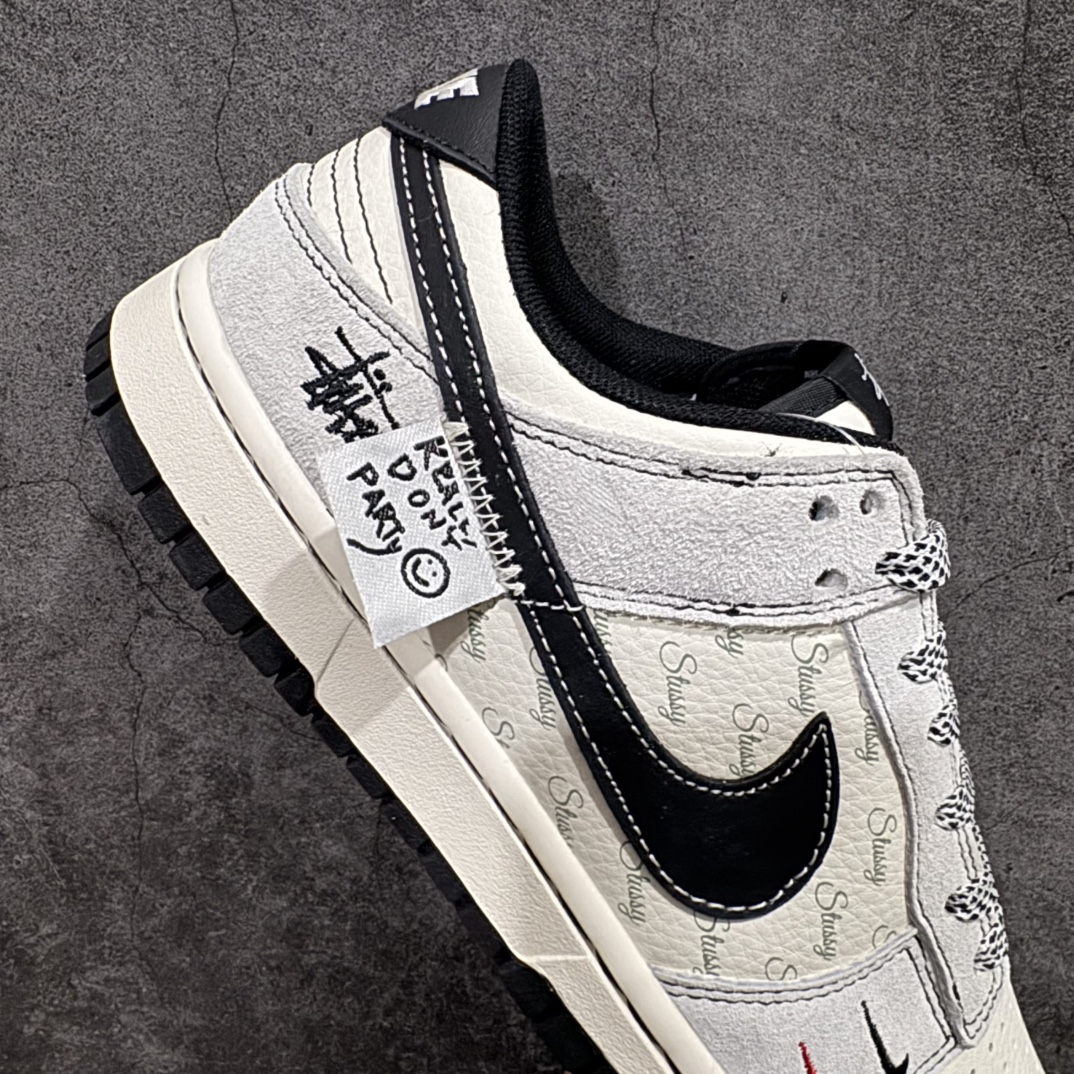 图片[7]-【定制版】Nk SB Dunk Low Supreme联名 米灰黑勾 周年高端定制 低帮休闲板鞋 YX5066-220rn#定制鞋盒 大厂纯原品质出货 超高清洁度 皮料切割干净无任何毛边 细节完美 r 尺码：36 36.5 37.5 38 38.5 39 40 40.5 41 42 42.5 43 44 44.5 45  编码：HXS320340-莆田鞋批发中心