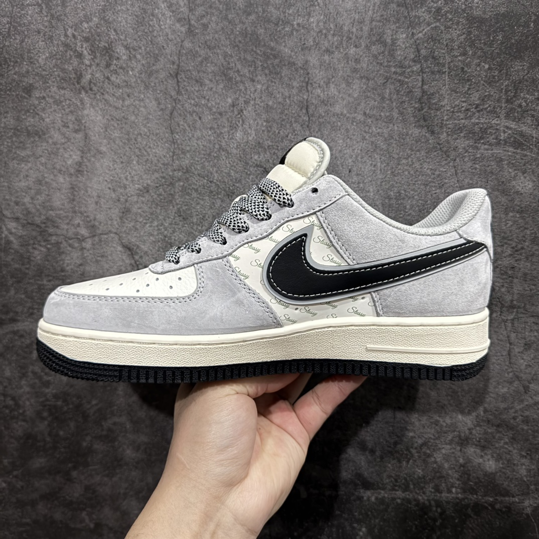 图片[2]-【定制版】Nk Air Force 1\’07 Low 斯图西联名 灰猪八黑勾 空军一号 低帮休闲板鞋 XZ3318-099rn#原楦头原纸板 原装鞋盒 定制五金配件 内置全掌气垫 原厂鞋底 r 尺码：36 36.5 37.5 38 38.5 39 40 40.5 41 42 42.5 43 44 44.5 45  编码：HXS310320-莆田鞋批发中心