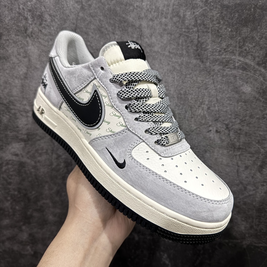 图片[3]-【定制版】Nk Air Force 1\’07 Low 斯图西联名 灰猪八黑勾 空军一号 低帮休闲板鞋 XZ3318-099rn#原楦头原纸板 原装鞋盒 定制五金配件 内置全掌气垫 原厂鞋底 r 尺码：36 36.5 37.5 38 38.5 39 40 40.5 41 42 42.5 43 44 44.5 45  编码：HXS310320-莆田鞋批发中心