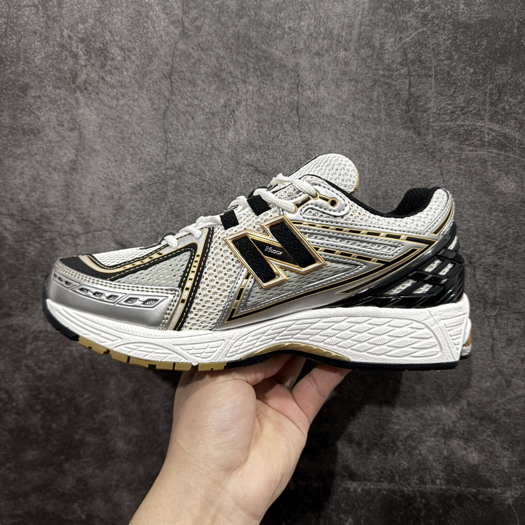 图片[2]-【DT纯原版】New Balance NB1906 复古跑鞋 M1906RAnn全新版本 DT大厂出品n市场第一梯队品质 绝对秒杀市场货n完美版型 正确组合大底 价格一步到位‼️ 全套原楦原纸板原厂数据开发进口三明治网面 原装进口皮料正确绒感卡色正确中底拉帮中底网布细节原厂标裁 带紫光防伪 定制后跟透明水晶模块 冲裁组合大底贴合程度胶水上色把控完美 整洁度挑战全网艺术家 多道序QC把关品质完善 匠心打造 耗时多月开发完成 工艺极其复杂难度可想而知 新开独立私模大底 正确六层组合大底 高端零售专供产物Size：36 37 37.5 38 38.5 39 40 40.5 41 42 42.5 43 44 45 编码：DL260290-莆田鞋批发中心