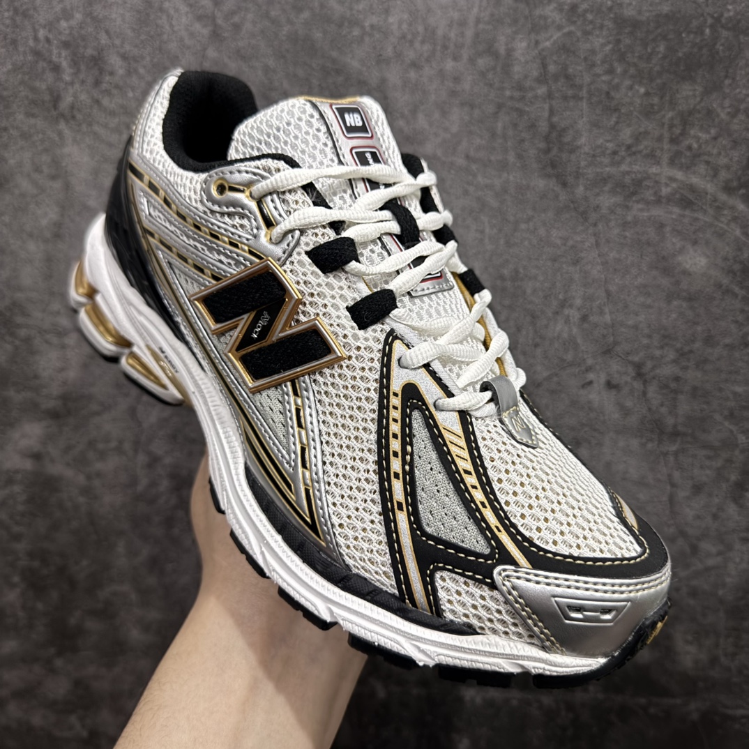 图片[3]-【DT纯原版】New Balance NB1906 复古跑鞋 M1906RAnn全新版本 DT大厂出品n市场第一梯队品质 绝对秒杀市场货n完美版型 正确组合大底 价格一步到位‼️ 全套原楦原纸板原厂数据开发进口三明治网面 原装进口皮料正确绒感卡色正确中底拉帮中底网布细节原厂标裁 带紫光防伪 定制后跟透明水晶模块 冲裁组合大底贴合程度胶水上色把控完美 整洁度挑战全网艺术家 多道序QC把关品质完善 匠心打造 耗时多月开发完成 工艺极其复杂难度可想而知 新开独立私模大底 正确六层组合大底 高端零售专供产物Size：36 37 37.5 38 38.5 39 40 40.5 41 42 42.5 43 44 45 编码：DL260290-莆田鞋批发中心