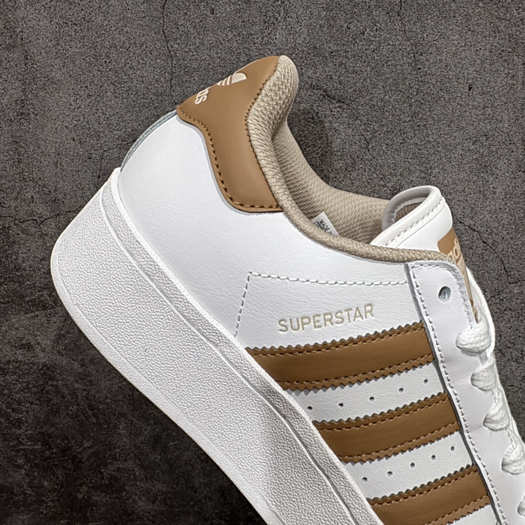 图片[7]-【公司级】Adidas Originals SUPERSTAR XLG Wn厚底贝壳头经典板鞋 公司级版本当您认为adidas Superstar鞋款再大胆不过时n这双鞋将70年代的经典运动鞋演绎成了现代时尚n标志性的锯齿状三条纹使放大的比例和同样大的宣言变得显而易见n全皮革鞋面忠实于其复古根源n同时重新设计轮廓以保持新鲜感n当贝壳趾引领时 自信地迈出每一步 官方货号: IE0762 Size：35.5 36 36.5 37.5 38 38.5 39 40 40.5 41 42 42.5 43 44 45 编码：XN200220-莆田鞋批发中心