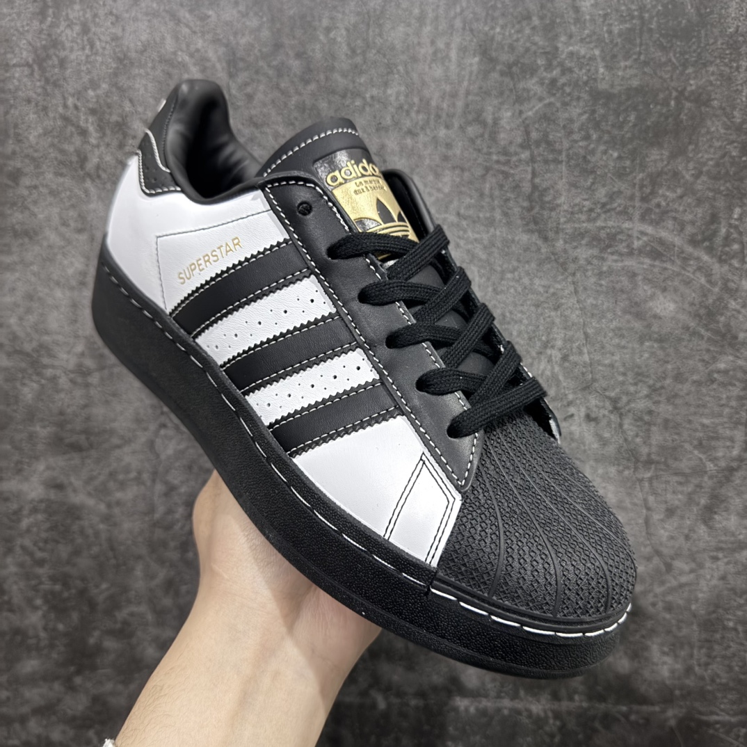 图片[3]-【公司级】Adidas Originals SUPERSTAR XLG Wn厚底贝壳头经典板鞋 公司级版本当您认为adidas Superstar鞋款再大胆不过时n这双鞋将70年代的经典运动鞋演绎成了现代时尚n标志性的锯齿状三条纹使放大的比例和同样大的宣言变得显而易见n全皮革鞋面忠实于其复古根源n同时重新设计轮廓以保持新鲜感n当贝壳趾引领时 自信地迈出每一步 官方货号: IE8409 Size：35.5 36 36.5 37.5 38 38.5 39 40 40.5 41 42 42.5 43 44 45 编码：XN200220-莆田鞋批发中心