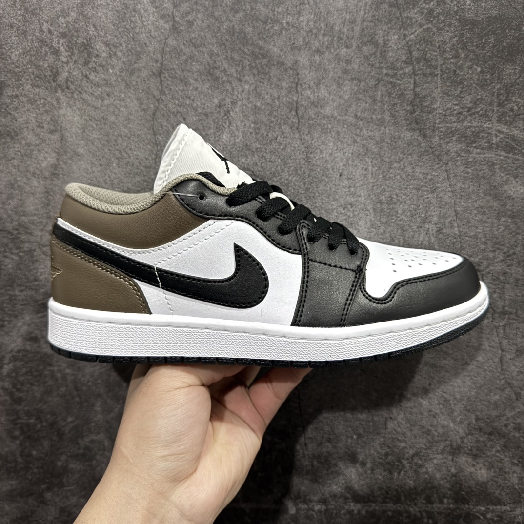 【K版】Air Jordan AJ1 Low 低帮黑白棕 553558-152n全新流水线出品 DT版本唯一平替选择 市场第二梯队最强版 全部原鞋开发 原楦原纸板开发 全鞋电脑针车 原厂内置全掌气垫 原盒内在原标 唯一Zp原版鞋带绑法 免检产品 全新2022版型 全头层皮料 完美零毛边处理 原厂配置全掌气垫 价格定位良心SIZE：36 36.5 37.5 38 38.5 39 40 40.5 41 42 42.5 43 44 44.5 45 46  编码：LJ210250-莆田鞋批发中心