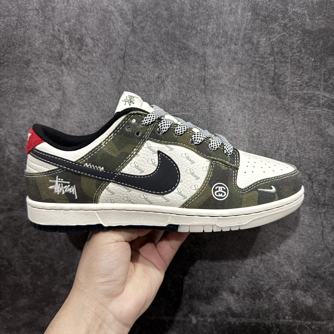 【定制版】海外爆款限量发售！公司级 Nike SB Dunk Low“斯图西联名——迷彩黑勾” 周年高端定制 低帮休闲板鞋 定制鞋盒 大厂纯原品质出货 超高清洁度 皮料切割干净无任何毛边 细节完美货号：DM6868-011nSize:36 36.5 37.5 38 38.5 39 40 40.5 41 42 42.5 43 44 44.5 45 编码：HXS340360-莆田鞋批发中心