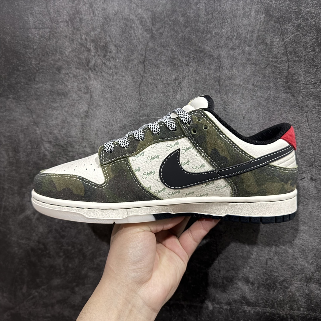 图片[2]-【定制版】海外爆款限量发售！公司级 Nike SB Dunk Low“斯图西联名——迷彩黑勾” 周年高端定制 低帮休闲板鞋 定制鞋盒 大厂纯原品质出货 超高清洁度 皮料切割干净无任何毛边 细节完美货号：DM6868-011nSize:36 36.5 37.5 38 38.5 39 40 40.5 41 42 42.5 43 44 44.5 45 编码：HXS340360-莆田鞋批发中心