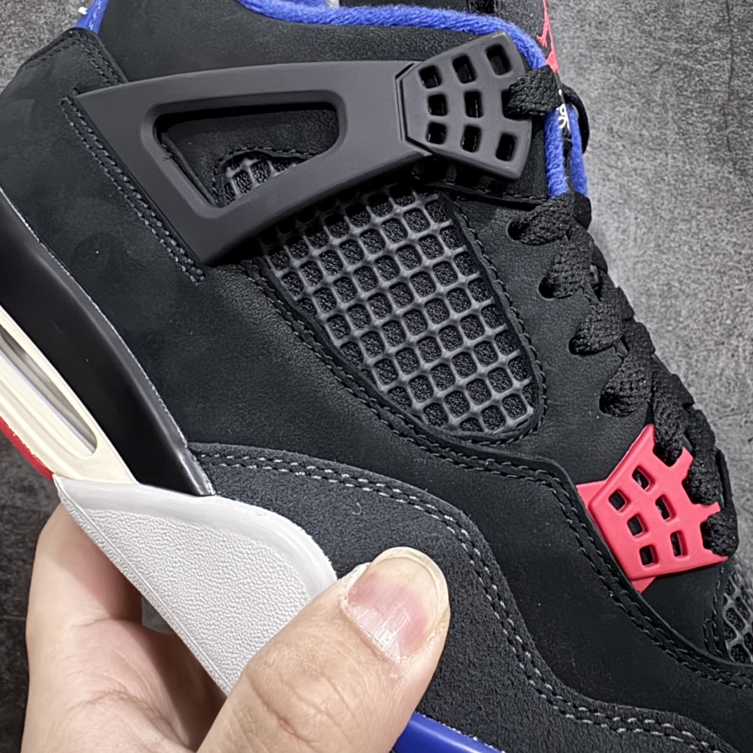 图片[5]-【PK纯原】 Air Jordan 4 Retro \”Lase\” AJ4 乔4黑灰蓝配色 FV5029-003n 全套原纸板楦头开发 原厂特供皮料加持 确保原汁原味 完美呈现四代版型 一比一鞋头弧度高度鞋身弧度 数据细节工艺流程均保持原鞋一致 原厂TPU网格鞋带扣 正确内里网布 菱角分明不变形无多余毛边 柔软性质感一致于原鞋 市场唯一原厂鞋扣模具 背面可见隐藏注塑口 原厂织唛标 原厂飞人电绣工艺 尾指中部跳三针 独家绑鞋带手法 印刷中底布 四线拉帮 米色美纹纸贴合固定 进口港宝加持 后跟自然饱满 全鞋荧光划线卡点 追求极致完美 每一双都是工艺品 多重QC质检 超越公司货的品控标准 实实在在的免检产品 rn采用经典的黑色、蓝色和中性灰色为配色方案，以白色皮革鞋面，鞋头采用中性灰色覆面，鞋眼、中底、鞋跟片和鞋舌上的Jumpman标志均采用军蓝色撞色设计，最后以黑色、蓝色和灰色橡胶外底，鞋跟搭配白色“Nike Air”Logo完善设计。r 尺码：40 40.5 41 42 42.5 43 44 44.5 45 46 47.5 48.5 49 50.5 编码：T440460-莆田鞋批发中心