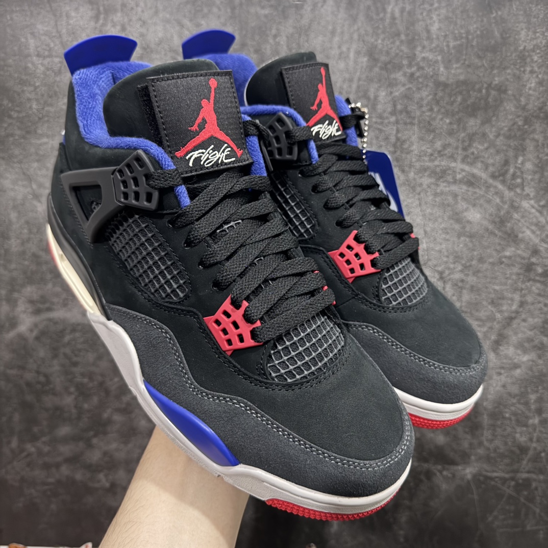 【PK纯原】 Air Jordan 4 Retro \”Lase\” AJ4 乔4黑灰蓝配色 FV5029-003n 全套原纸板楦头开发 原厂特供皮料加持 确保原汁原味 完美呈现四代版型 一比一鞋头弧度高度鞋身弧度 数据细节工艺流程均保持原鞋一致 原厂TPU网格鞋带扣 正确内里网布 菱角分明不变形无多余毛边 柔软性质感一致于原鞋 市场唯一原厂鞋扣模具 背面可见隐藏注塑口 原厂织唛标 原厂飞人电绣工艺 尾指中部跳三针 独家绑鞋带手法 印刷中底布 四线拉帮 米色美纹纸贴合固定 进口港宝加持 后跟自然饱满 全鞋荧光划线卡点 追求极致完美 每一双都是工艺品 多重QC质检 超越公司货的品控标准 实实在在的免检产品 rn采用经典的黑色、蓝色和中性灰色为配色方案，以白色皮革鞋面，鞋头采用中性灰色覆面，鞋眼、中底、鞋跟片和鞋舌上的Jumpman标志均采用军蓝色撞色设计，最后以黑色、蓝色和灰色橡胶外底，鞋跟搭配白色“Nike Air”Logo完善设计。r 尺码：40 40.5 41 42 42.5 43 44 44.5 45 46 47.5 48.5 49 50.5 编码：T440460-莆田鞋批发中心