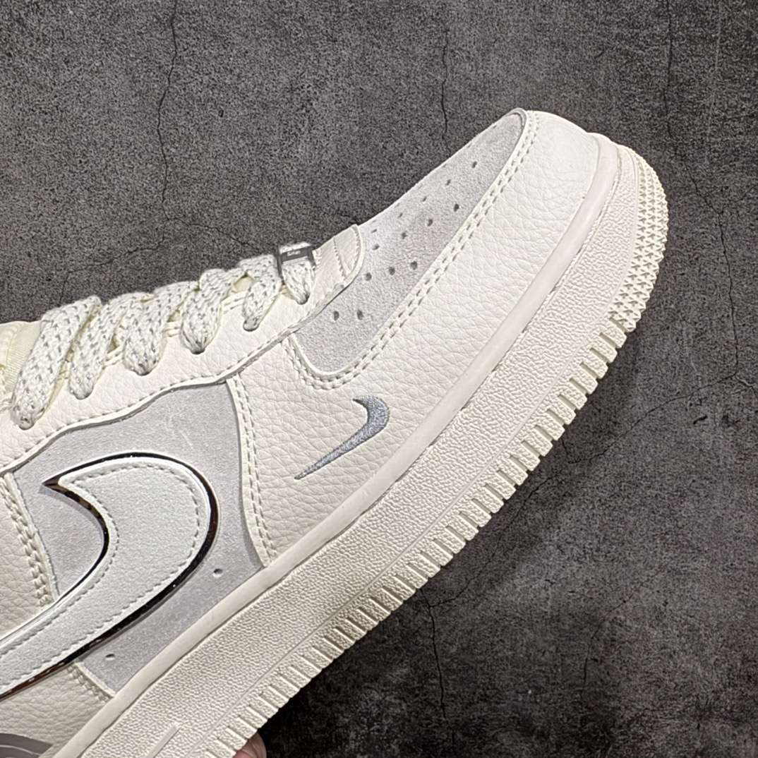 图片[5]-【公司级】Nike Air Force 1 Low 07 x The North Face 白灰小钩满天星n原楦头原纸板 打造纯正低帮空军版型 专注外贸渠道 全掌内置蜂窝气垫原盒配件 原厂中底钢印、拉帮完美官方货号：QY6818 551 Size：36 36.5 37.5 38 38.5 39 40 40.5 41 42 42.5 43 44 44.5 45 编码：CC280300-莆田鞋批发中心