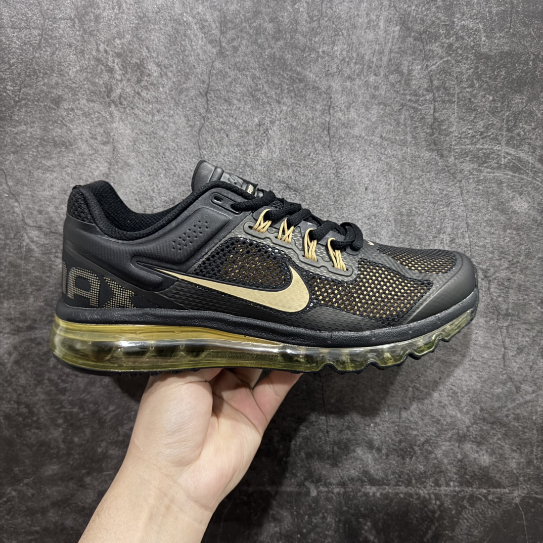 【纯原YH版本】Nike Air Max 2013 舒适时尚耐磨透气 低帮跑步鞋Nike Air Max 2013 运动鞋携时尚设计闪亮回归，出众有型。采用网眼布细节和运动风无缝覆面，助你保持清爽感受，塑就焕新造型。经典 Flywire 设计搭配经典全掌型 Max Air 缓震配置，缔造出众舒适感和支撑效果。 货号：HQ1927-001 尺码：35.5 36 36.5 37.5 38 38.5 39 40 40.5 41 42 42.5 43 44 44.5 45 46  编码：DF300320-莆田鞋批发中心